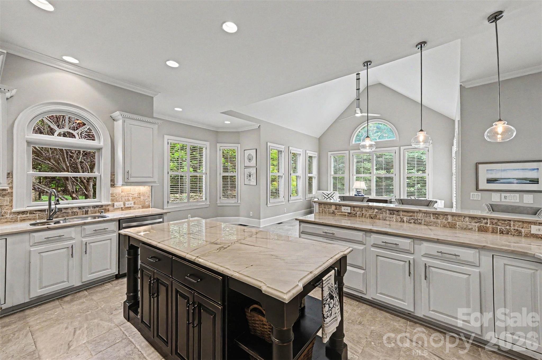 2216 Highland Forest Drive — Marvin