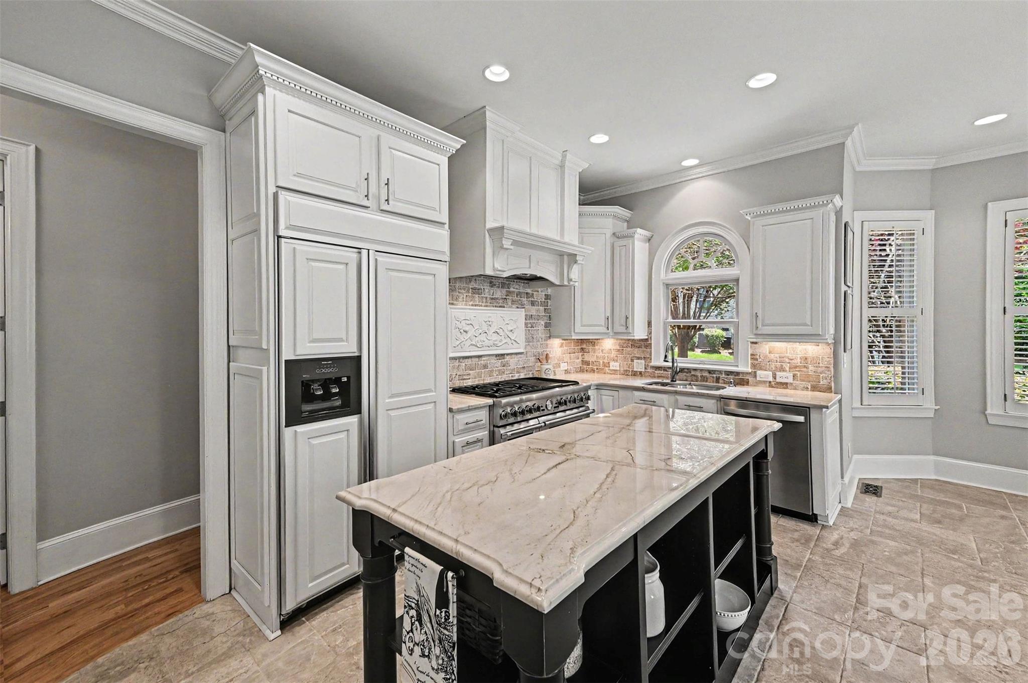 2216 Highland Forest Drive — Marvin