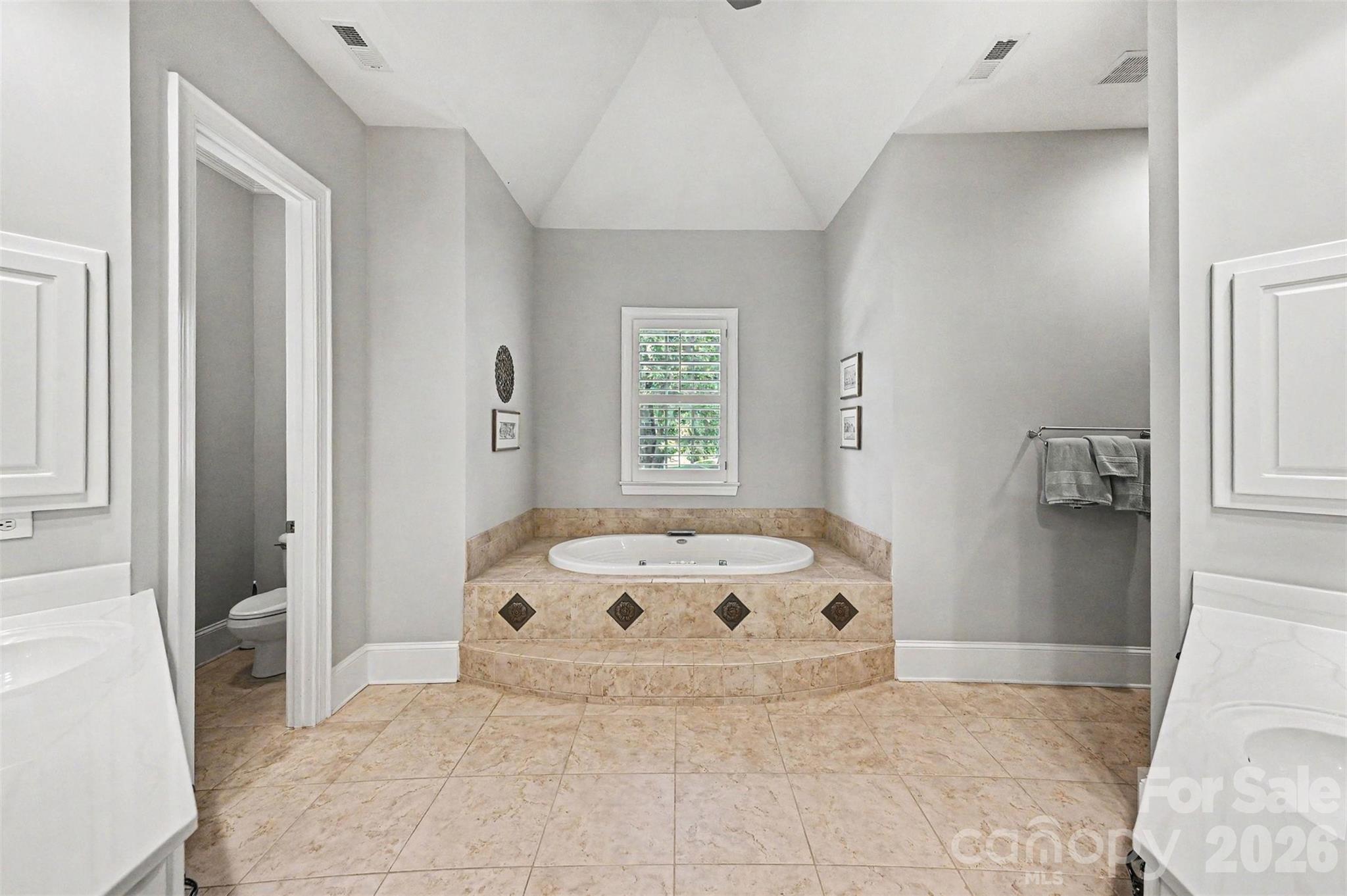 2216 Highland Forest Drive — Marvin