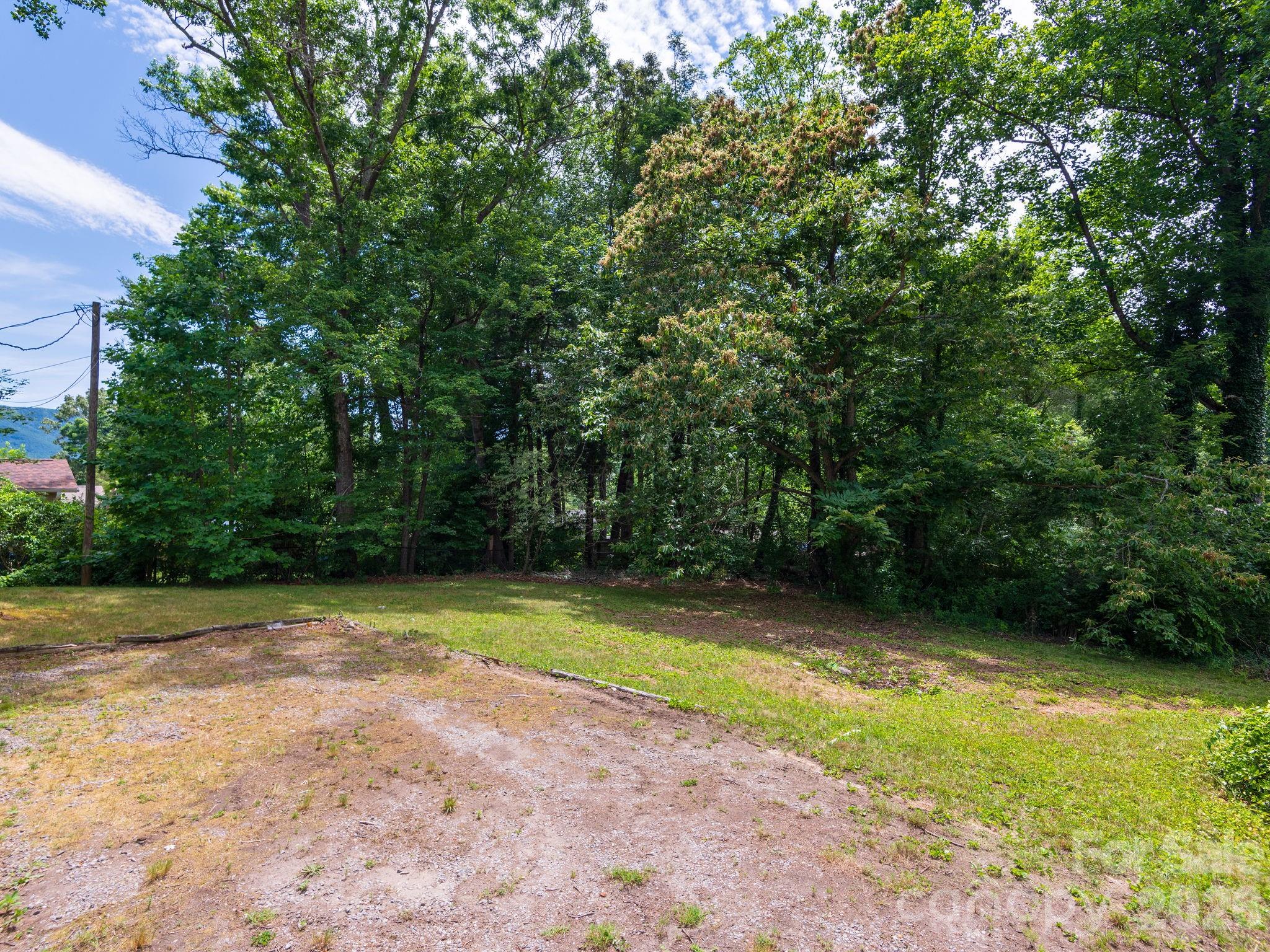 807 N Cherokee Avenue — Black Mountain