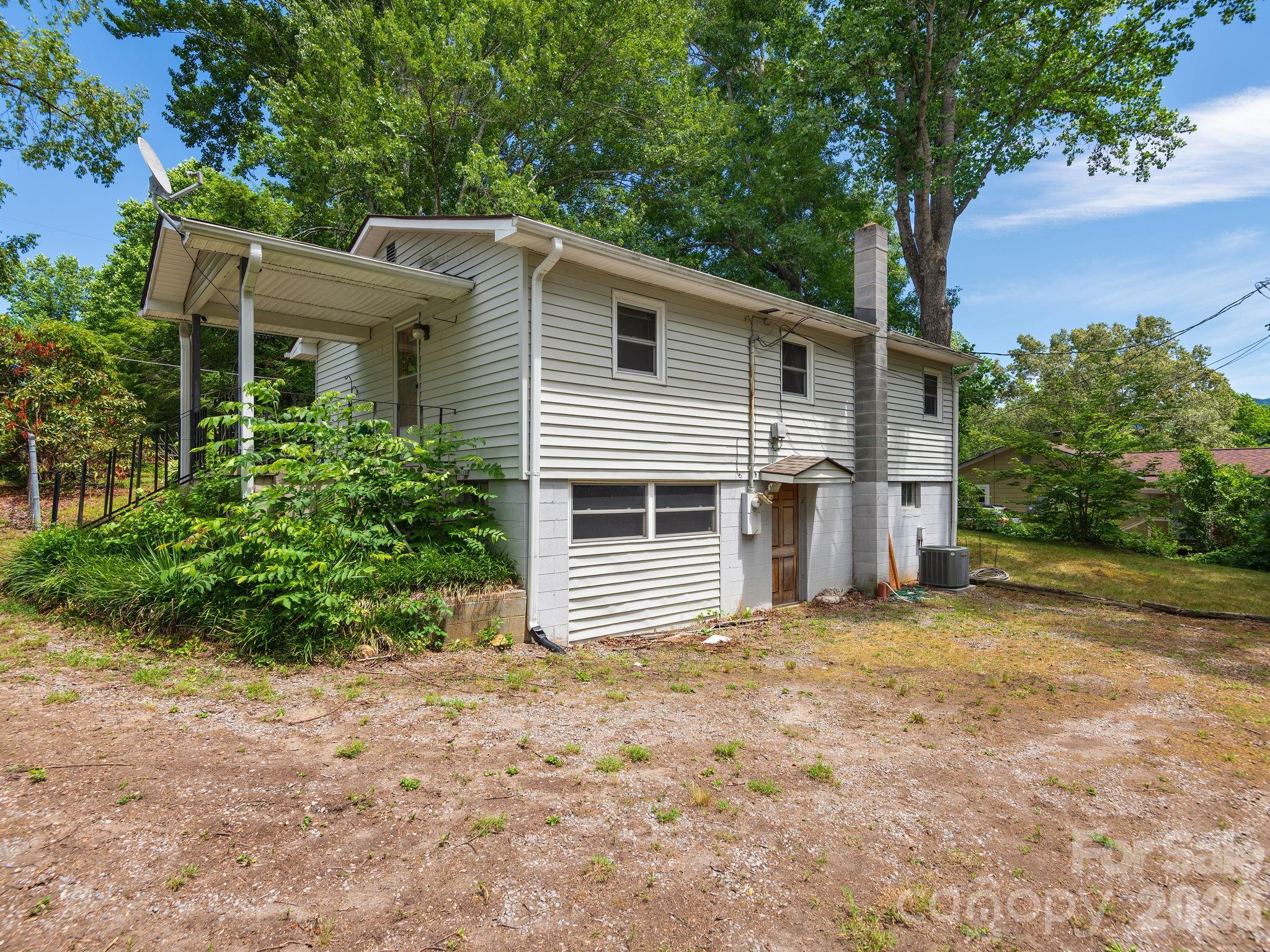 807 N Cherokee Avenue — Black Mountain