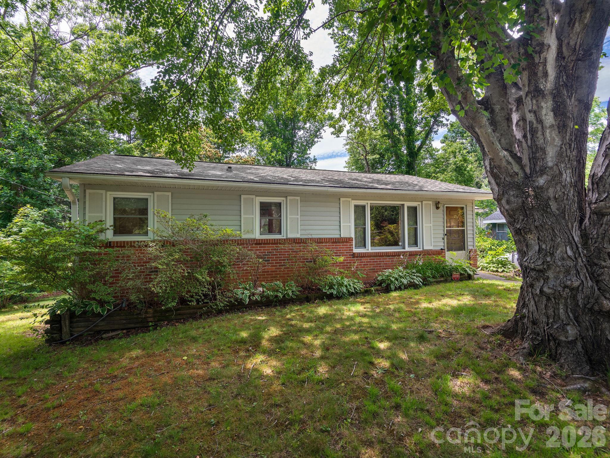 807 N Cherokee Avenue — Black Mountain