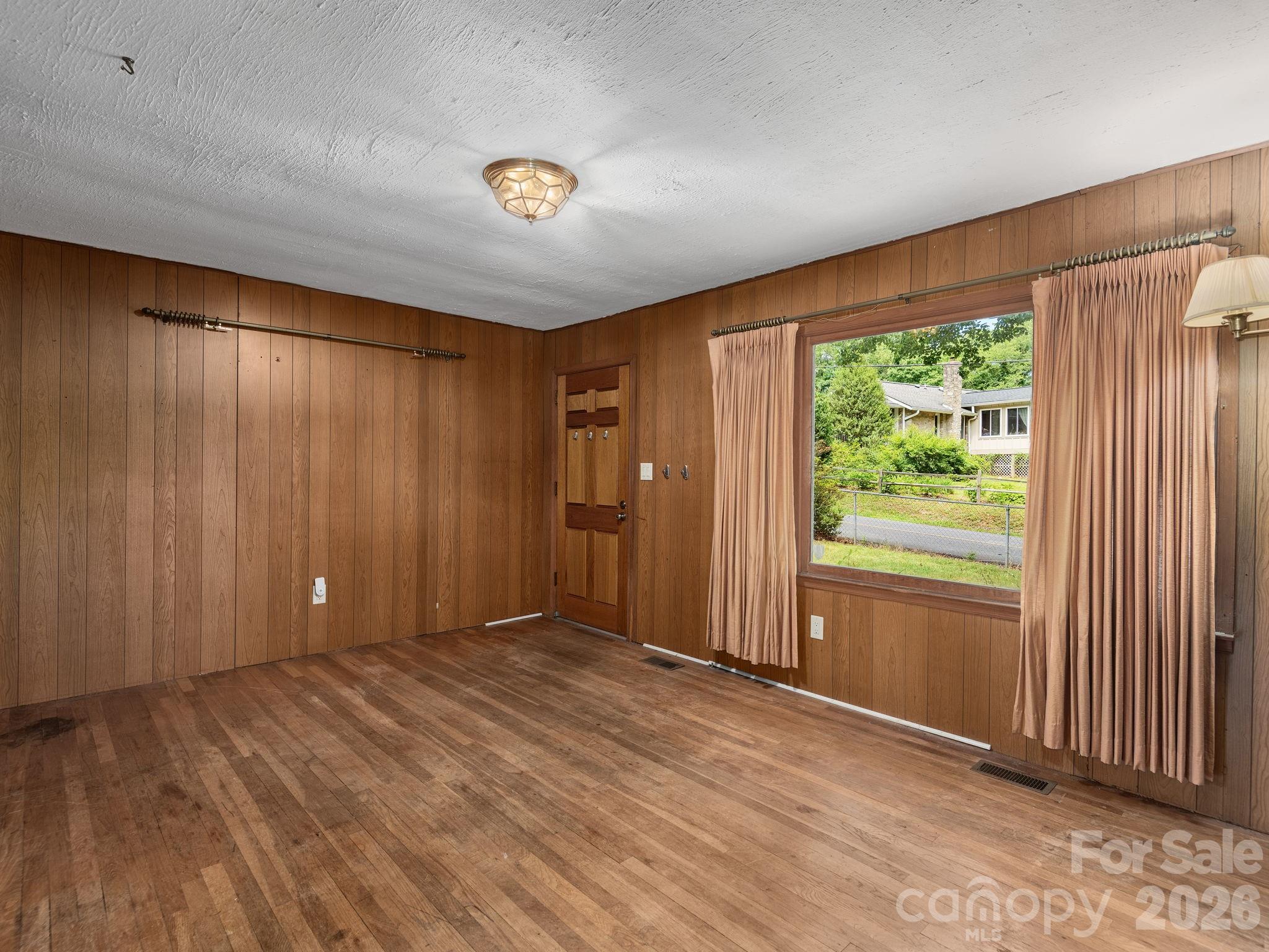 807 N Cherokee Avenue — Black Mountain