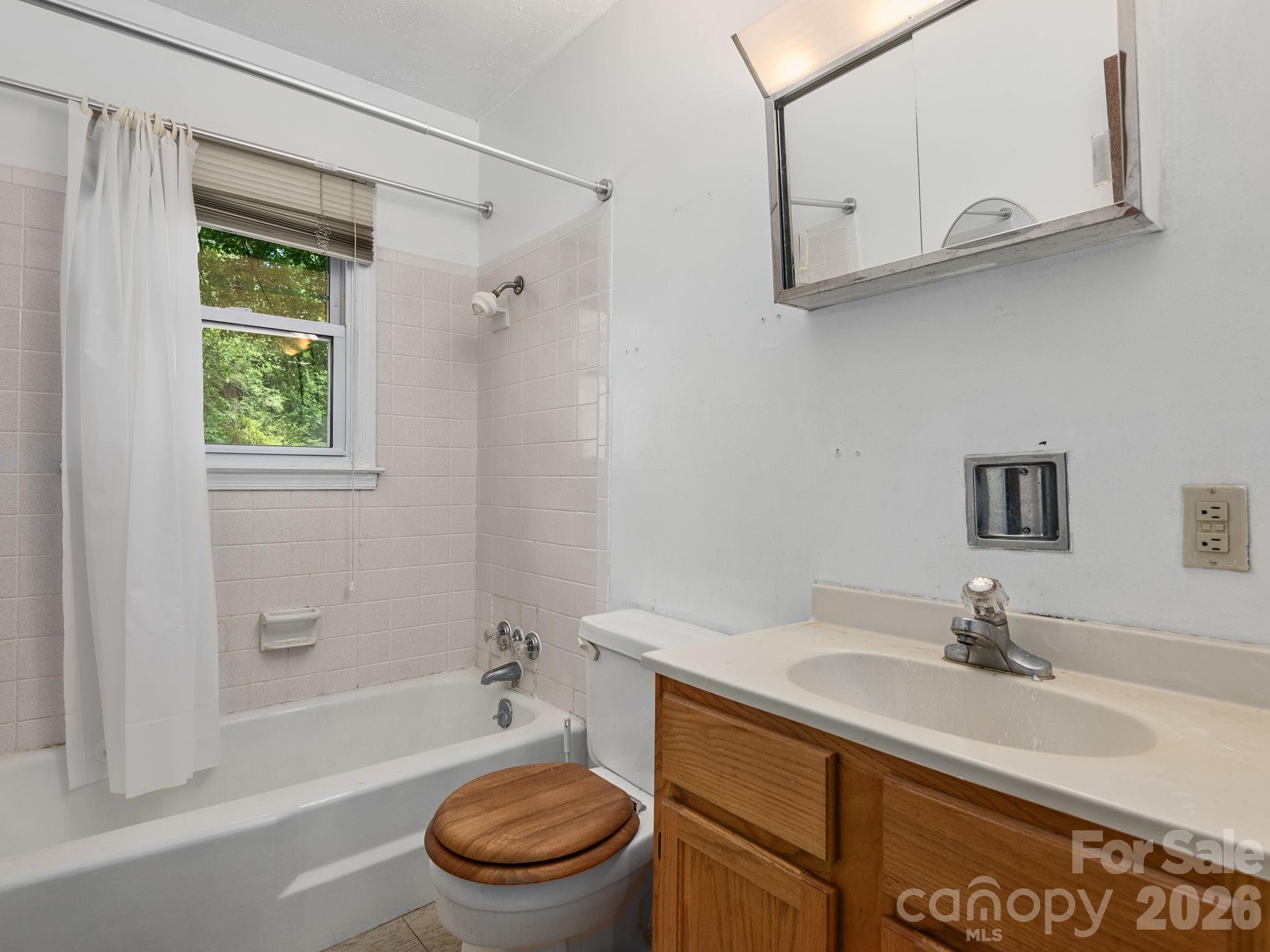 807 N Cherokee Avenue — Black Mountain