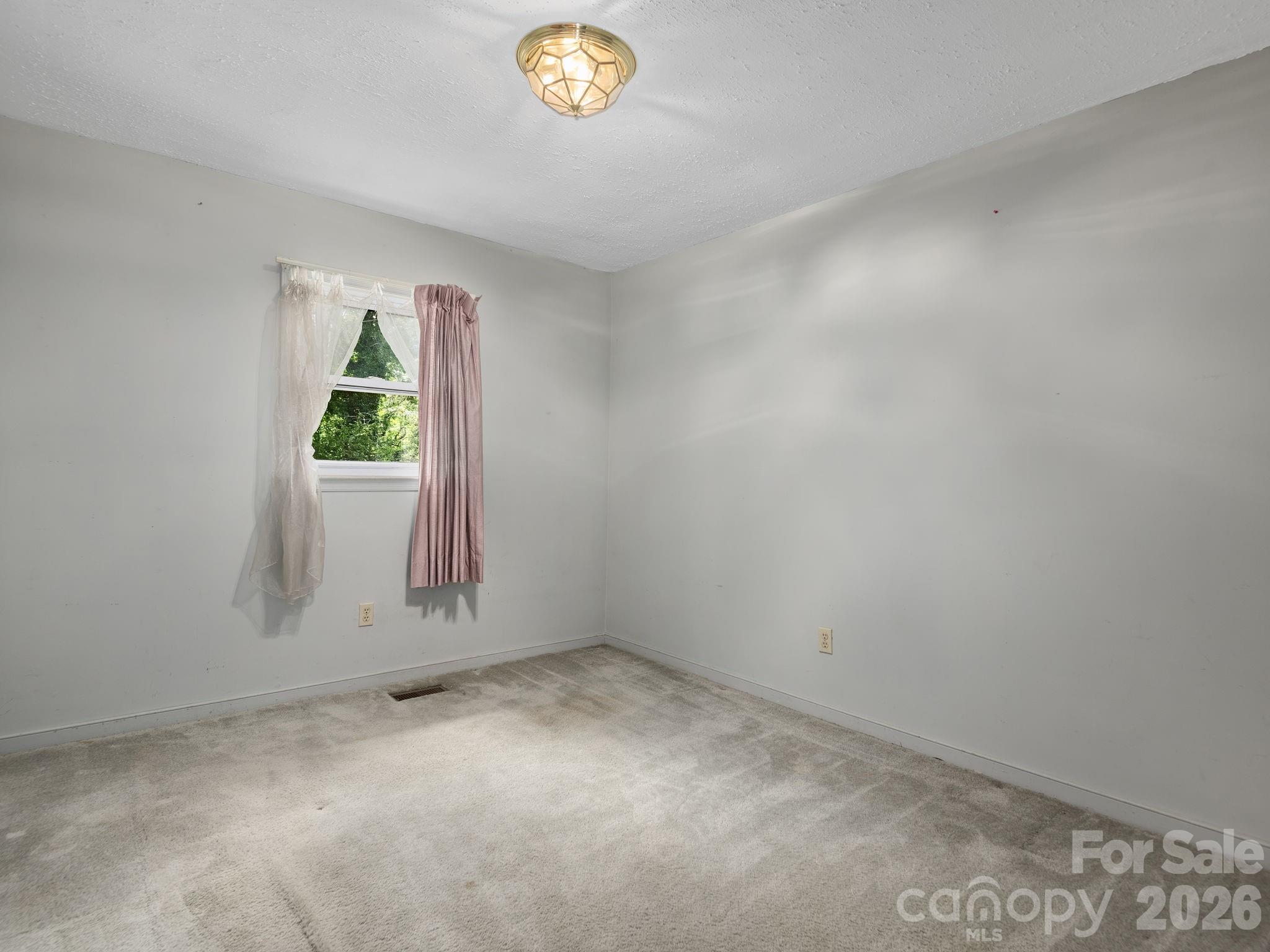 807 N Cherokee Avenue — Black Mountain