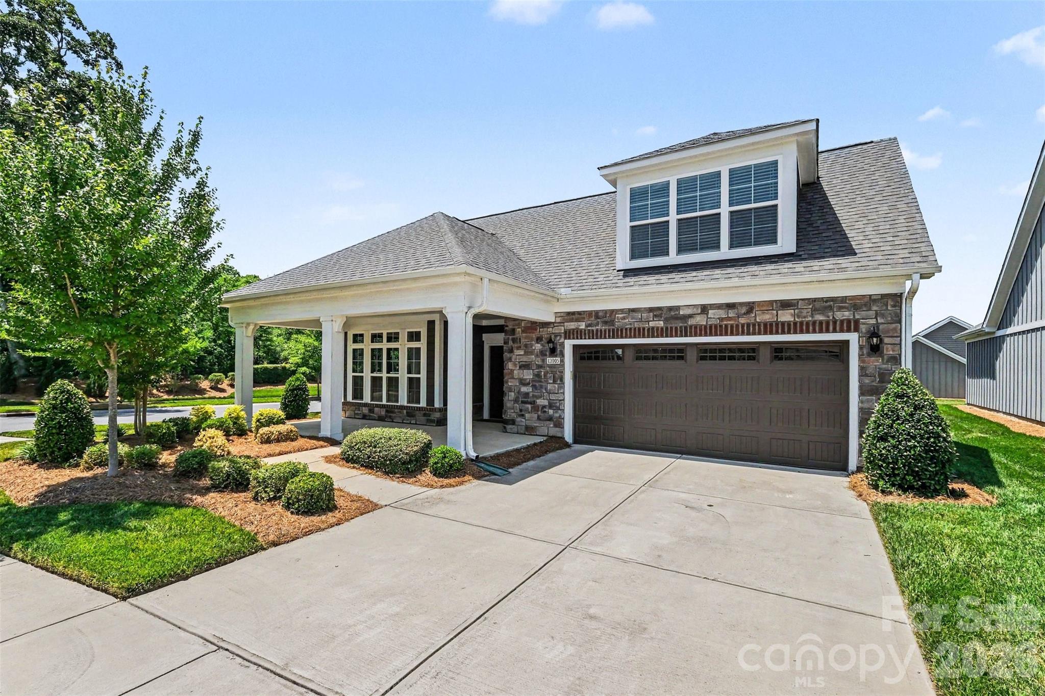 12005 Grove Crossing Drive — Huntersville