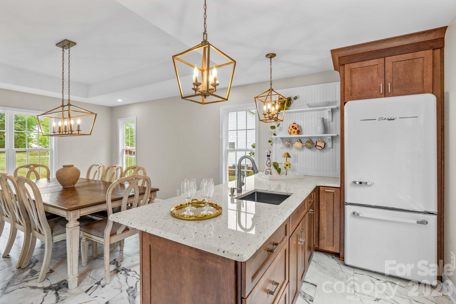 596 Maple Ridge Circle — Salisbury