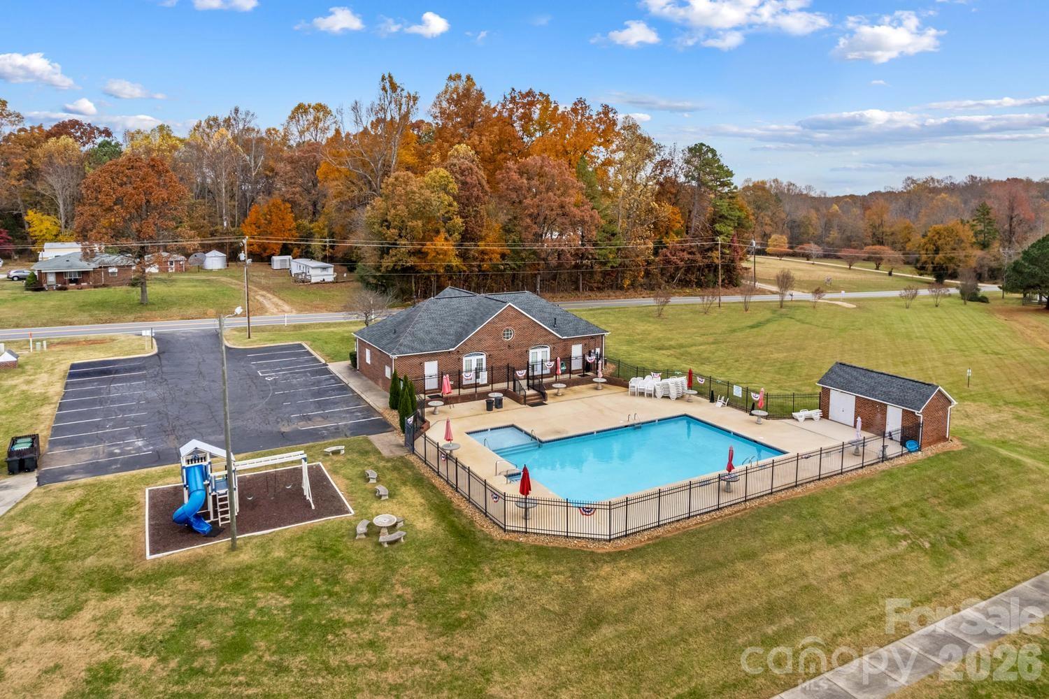 596 Maple Ridge Circle — Salisbury