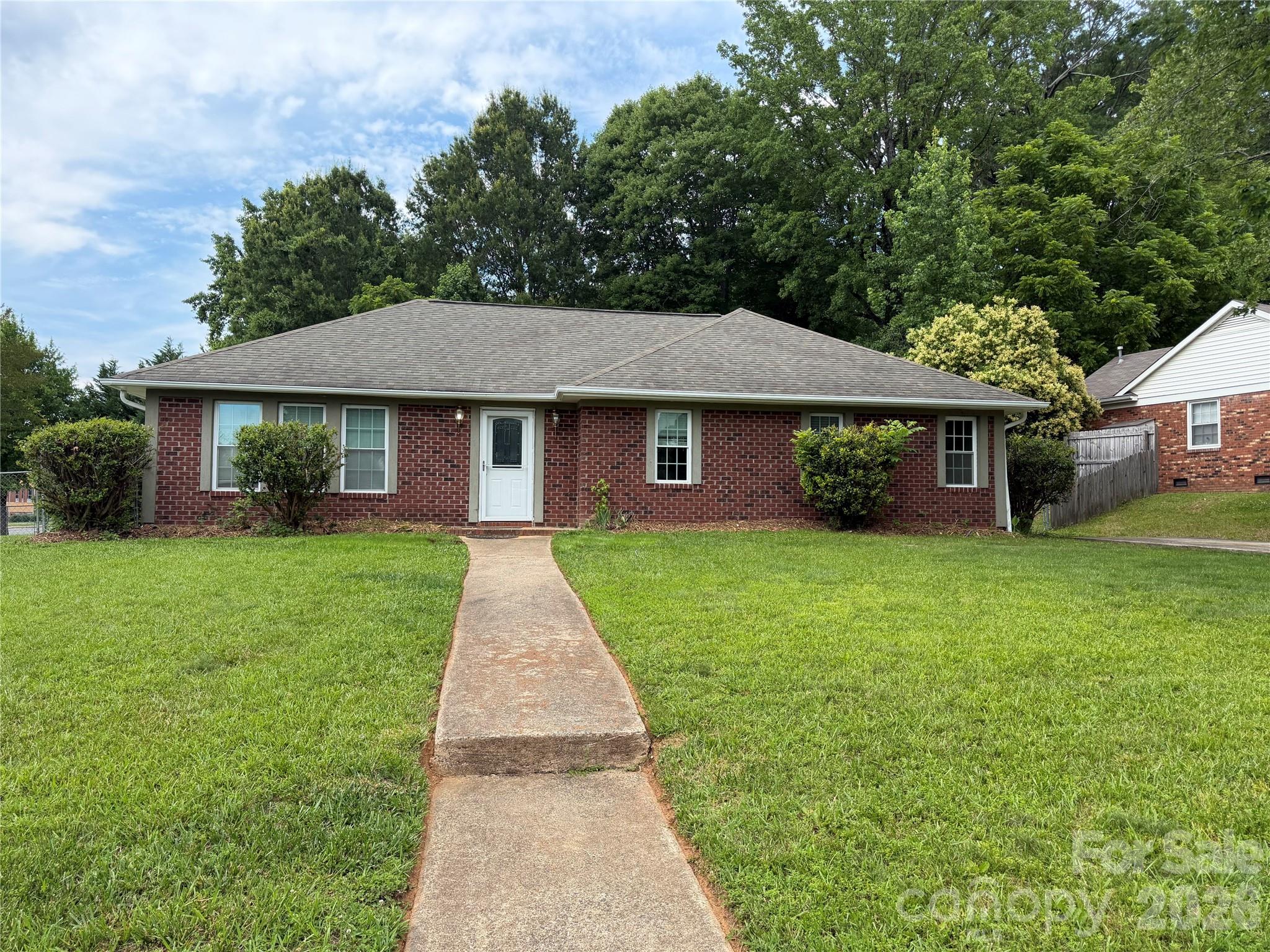 7101 Riding Trail Road — Charlotte