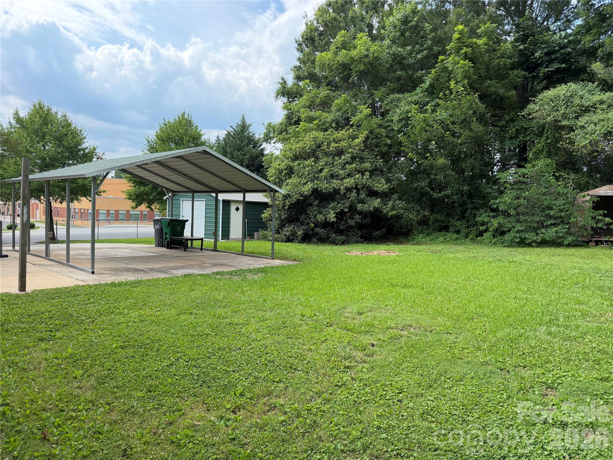 7101 Riding Trail Road — Charlotte