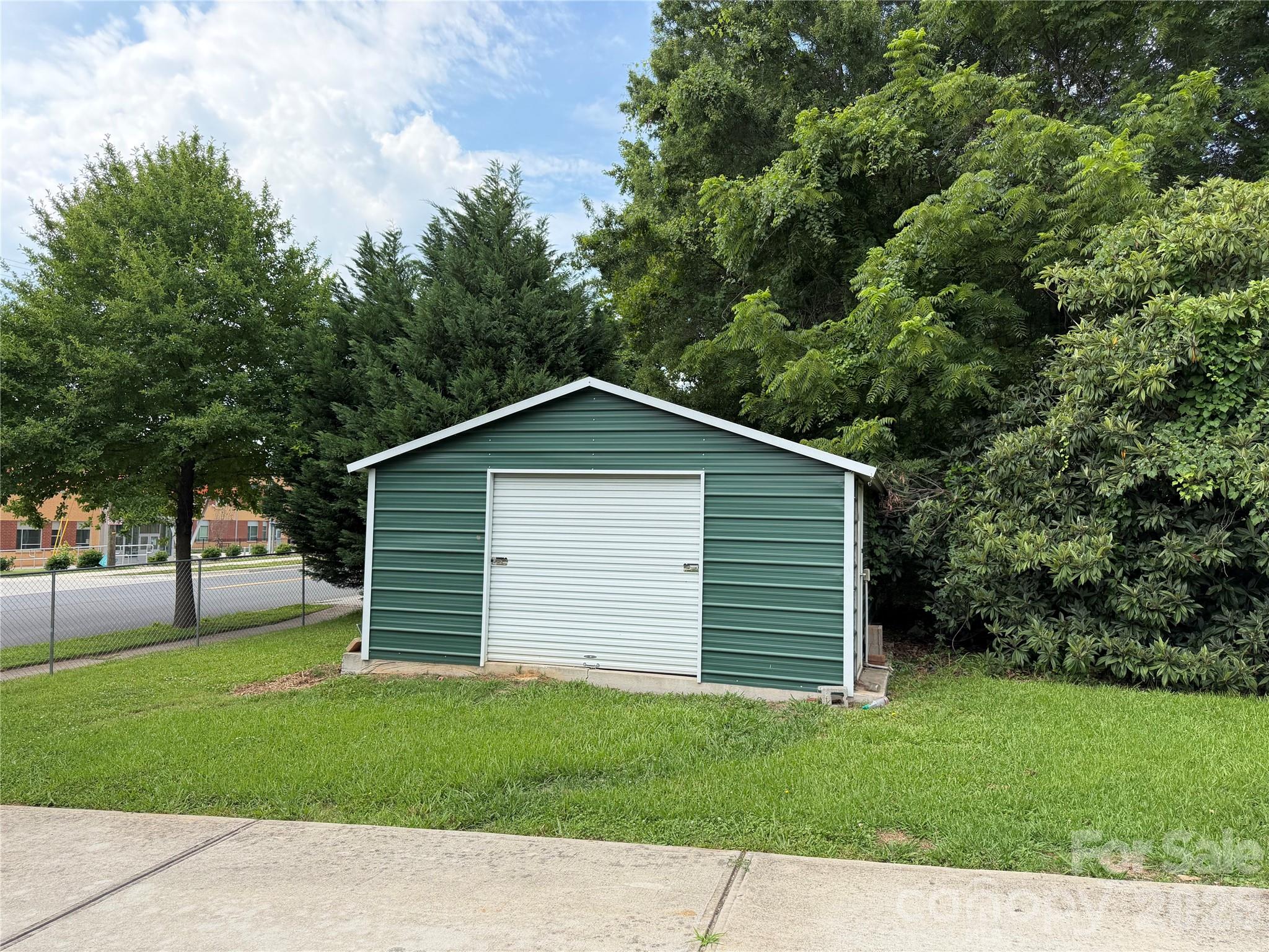 7101 Riding Trail Road — Charlotte
