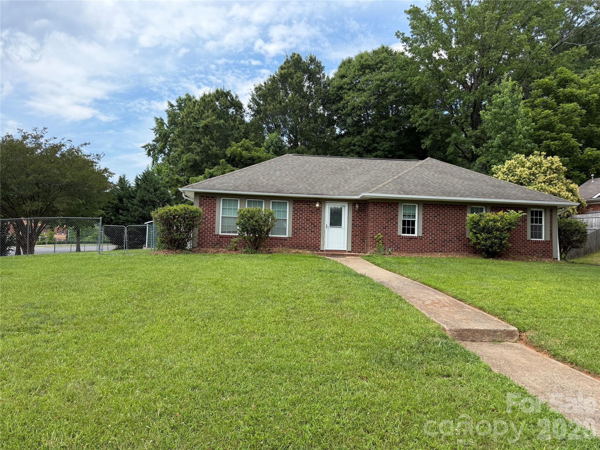 7101 Riding Trail Road — Charlotte