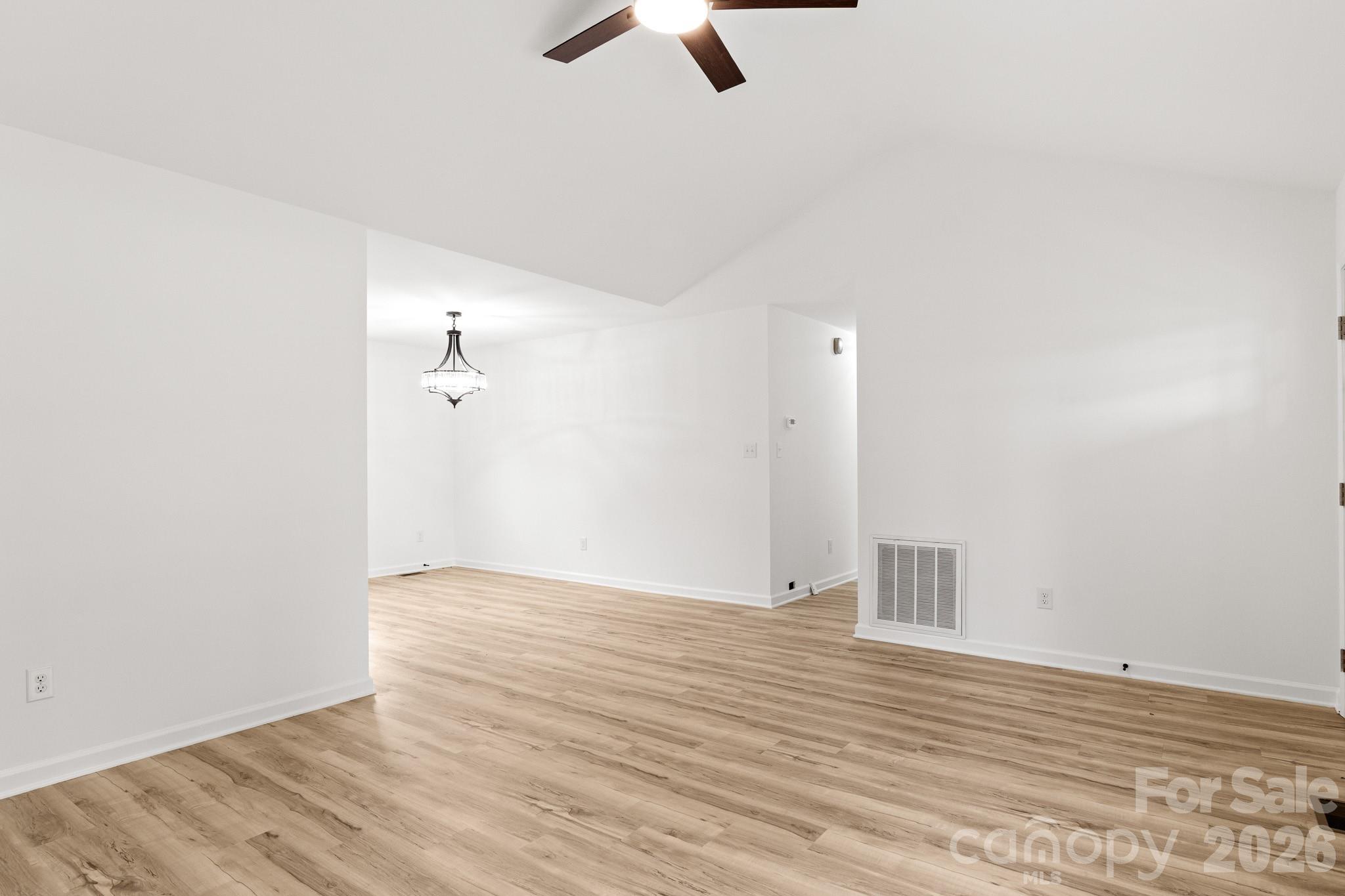 2931 Greenleaf Road — Clover