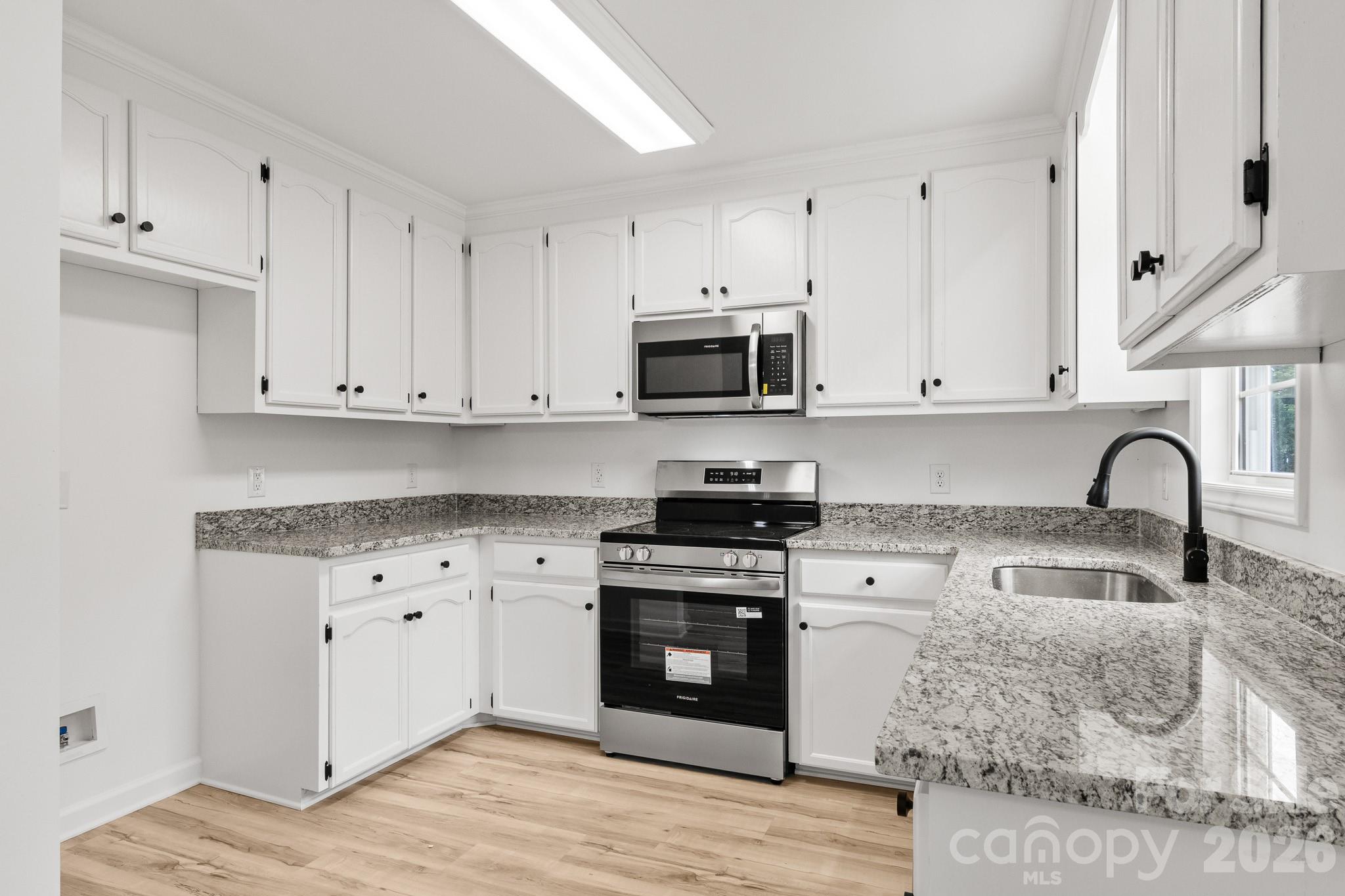 2931 Greenleaf Road — Clover