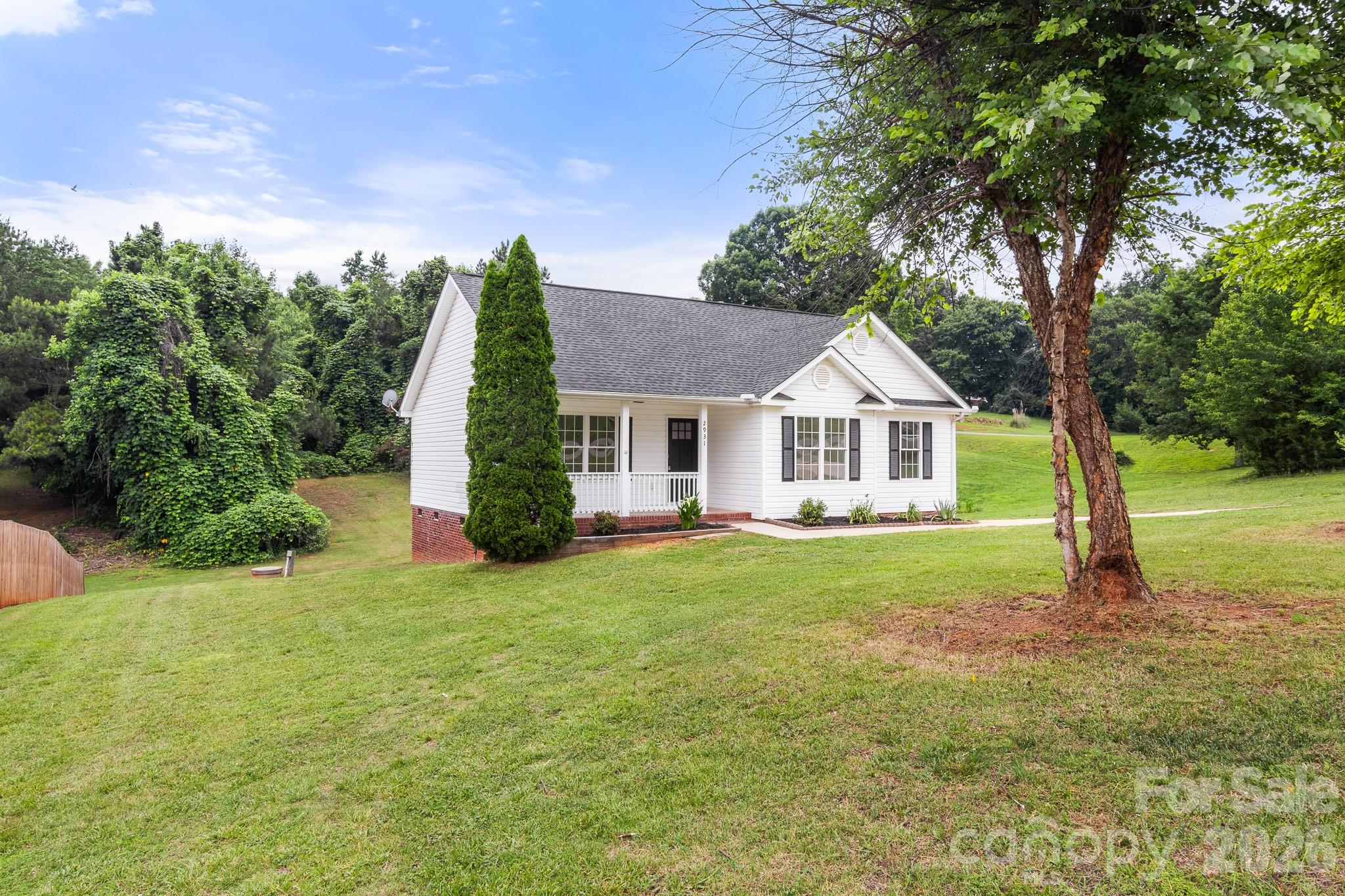 2931 Greenleaf Road — Clover