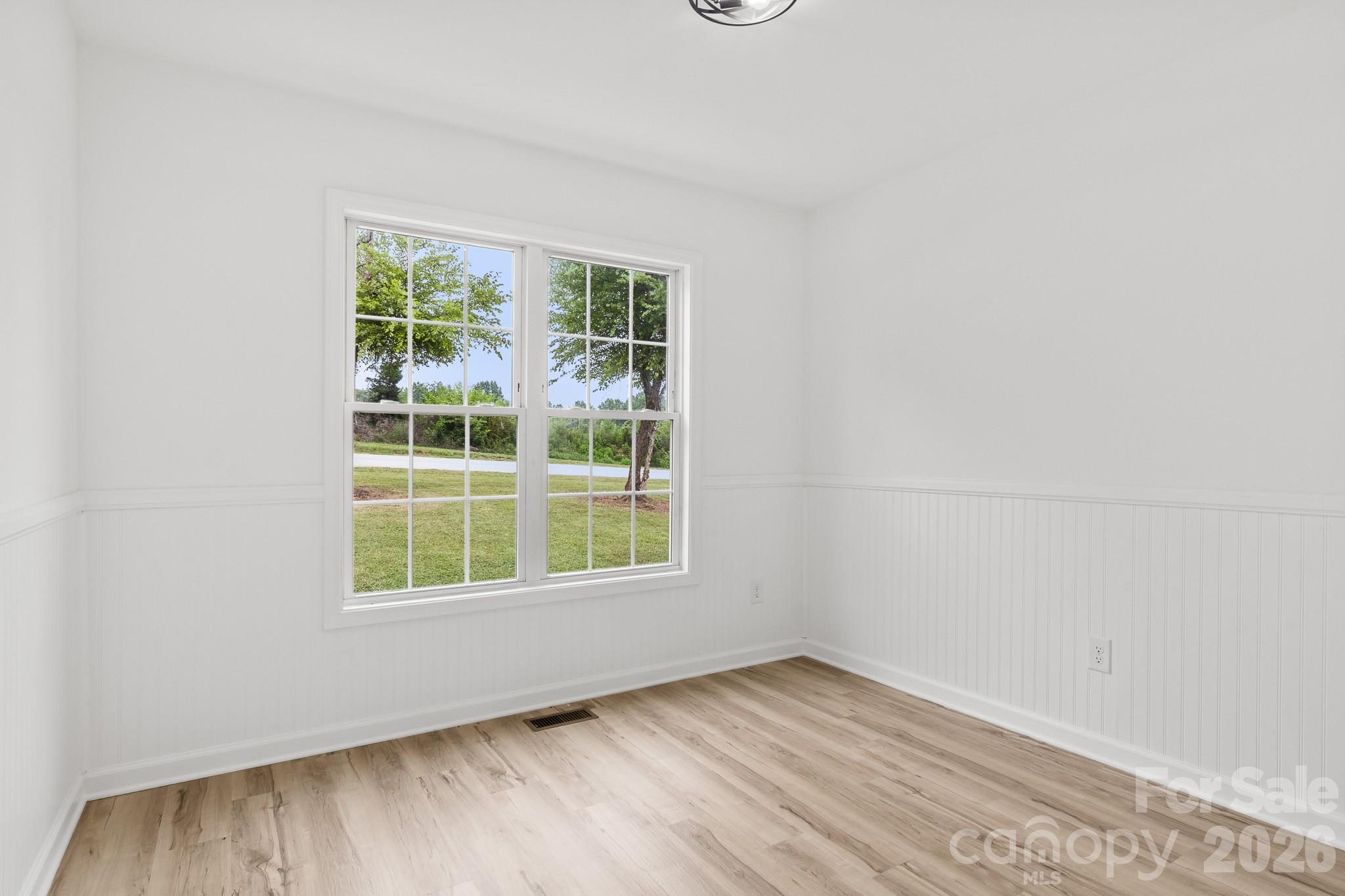2931 Greenleaf Road — Clover