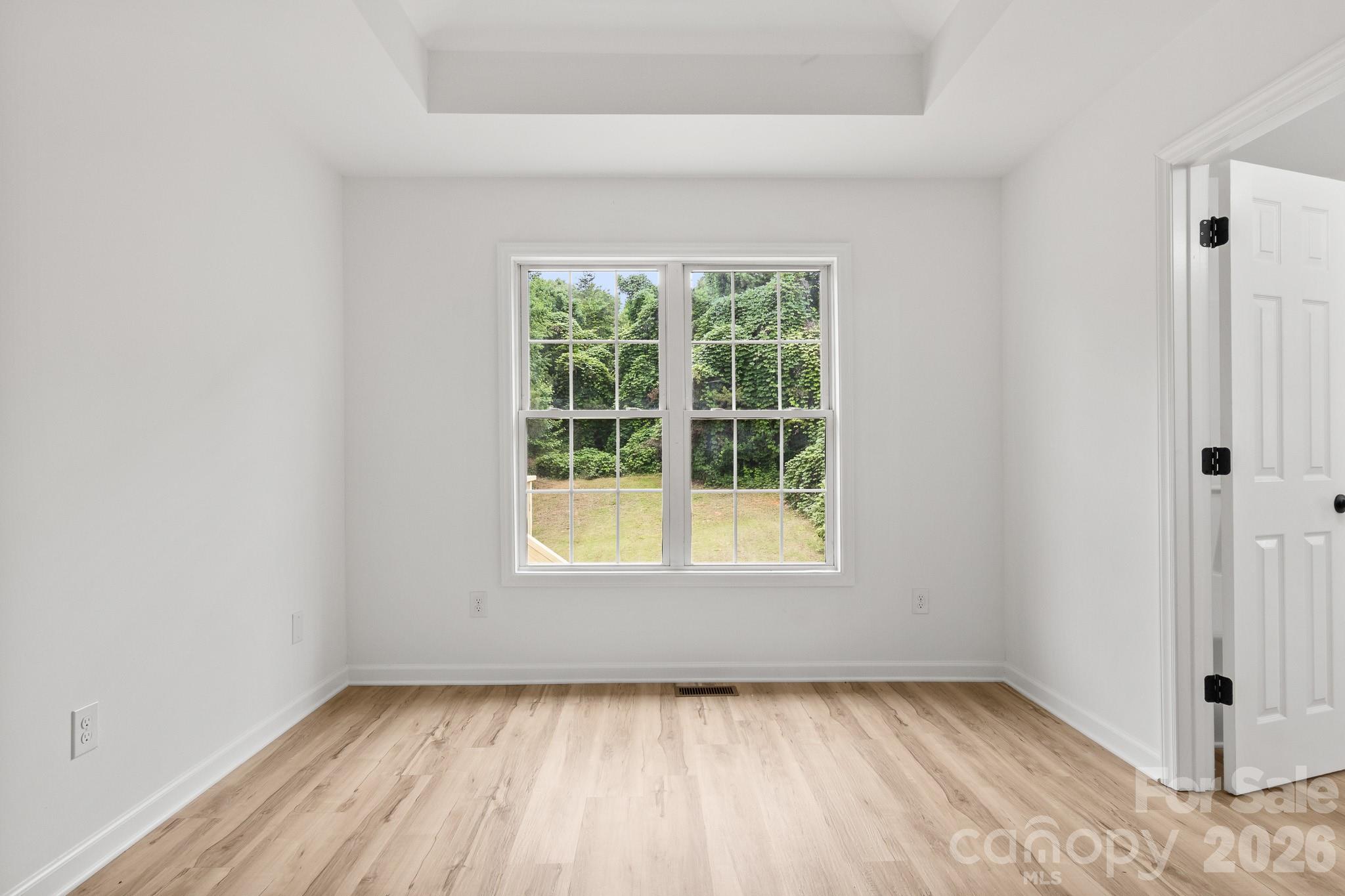 2931 Greenleaf Road — Clover