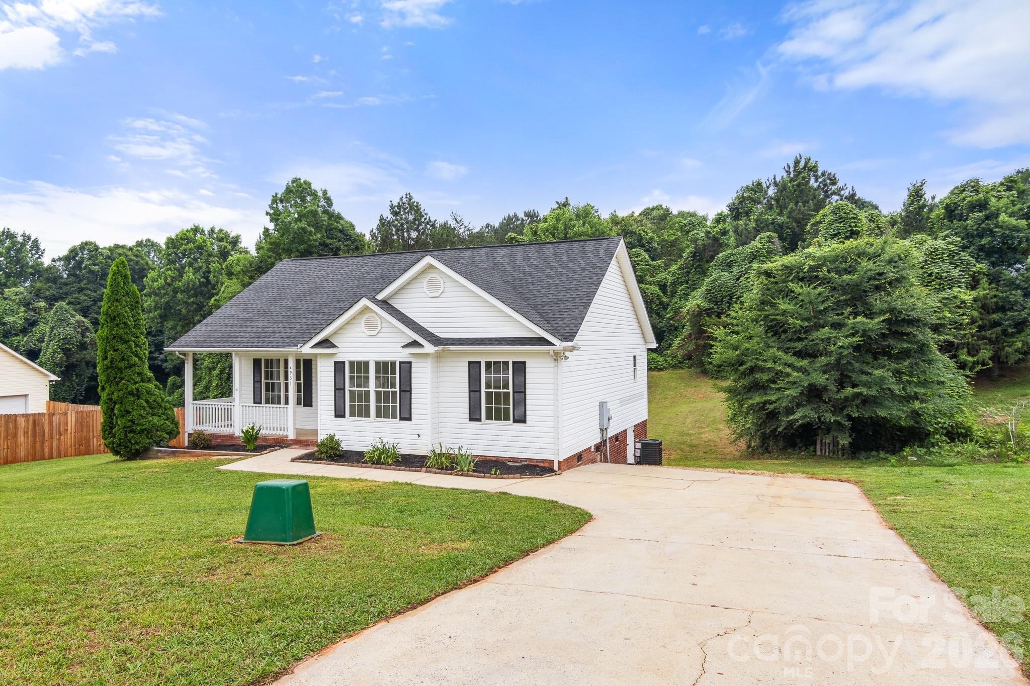 2931 Greenleaf Road — Clover