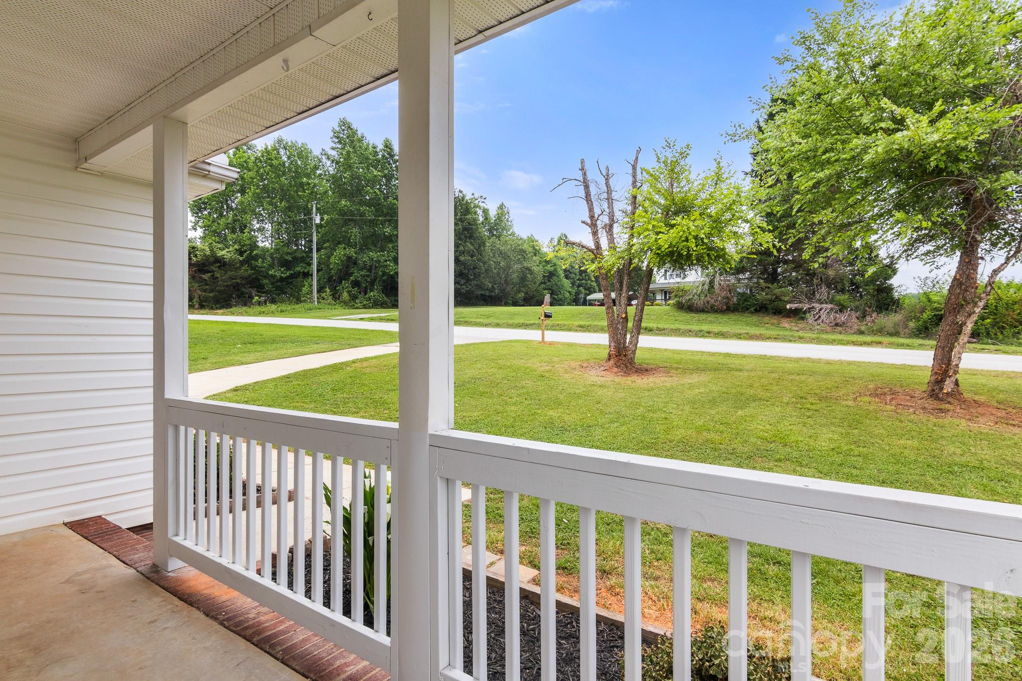 2931 Greenleaf Road — Clover