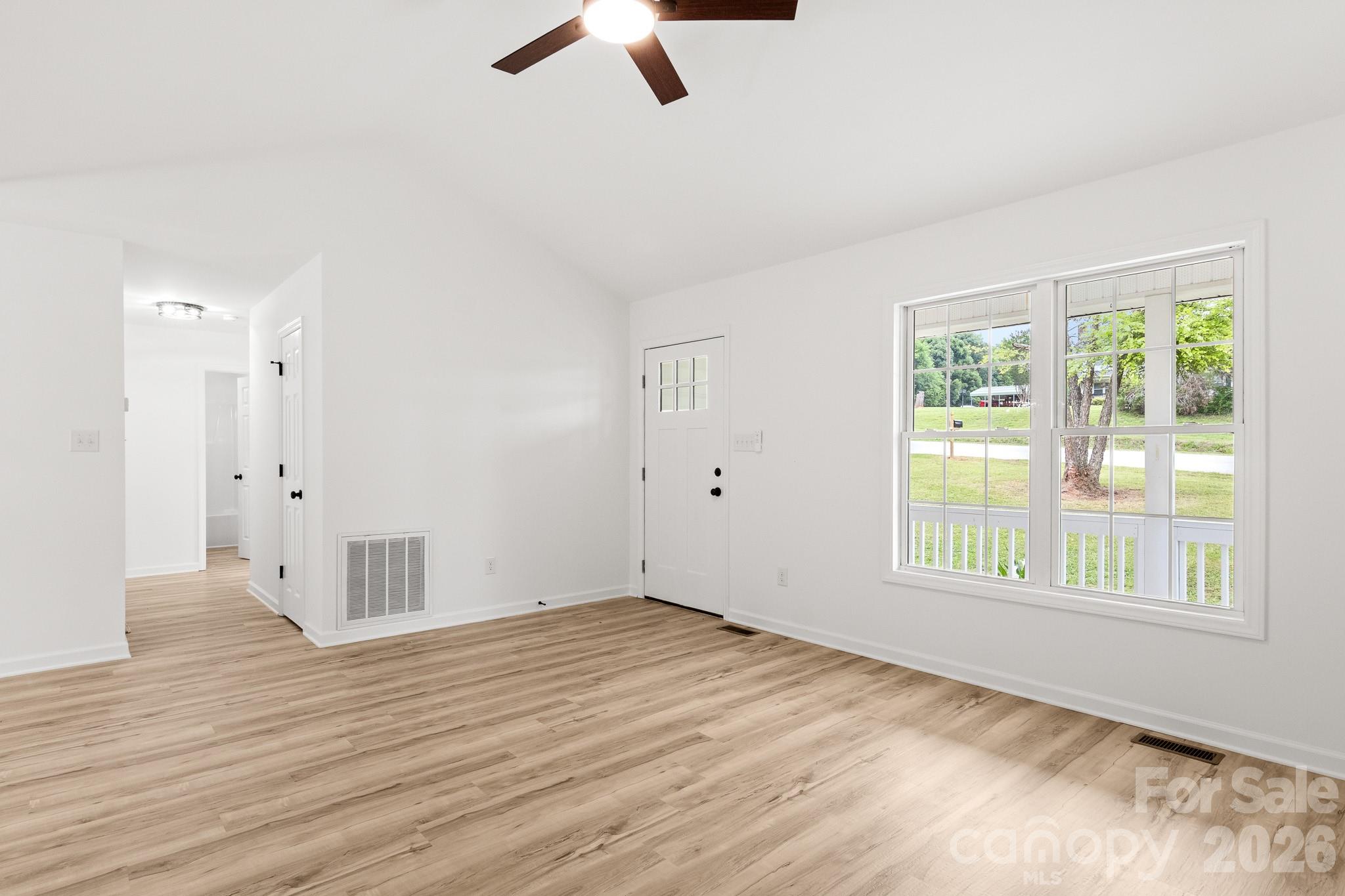 2931 Greenleaf Road — Clover