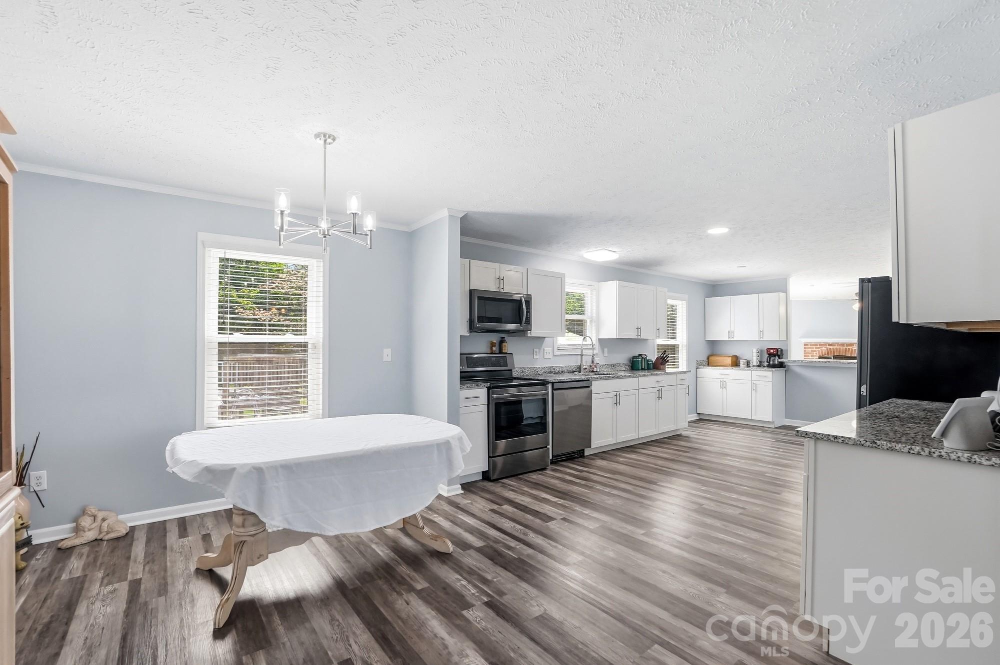 288 Farris Road — Clover