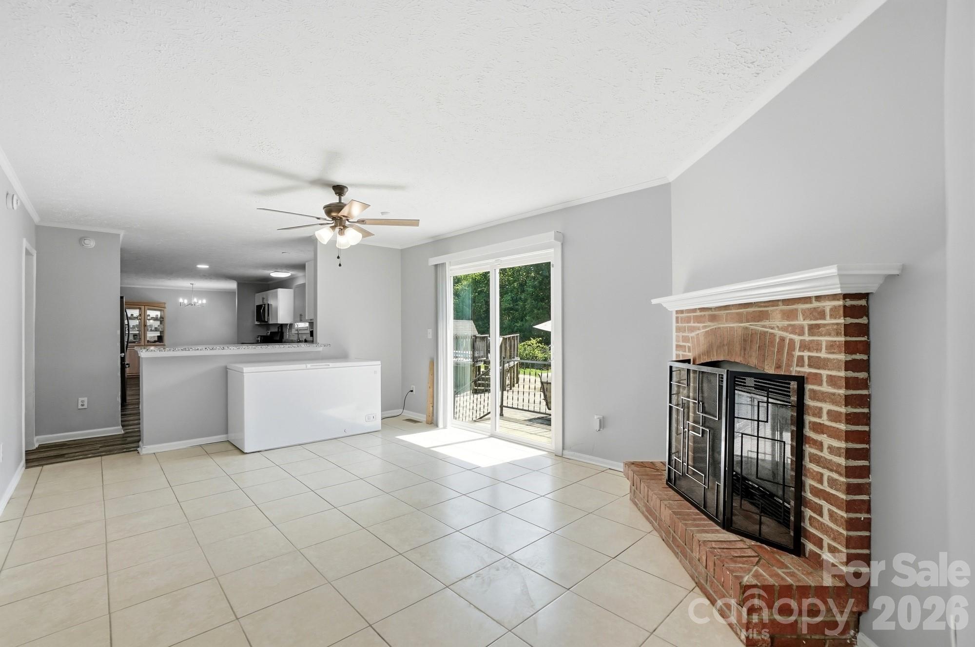 288 Farris Road — Clover