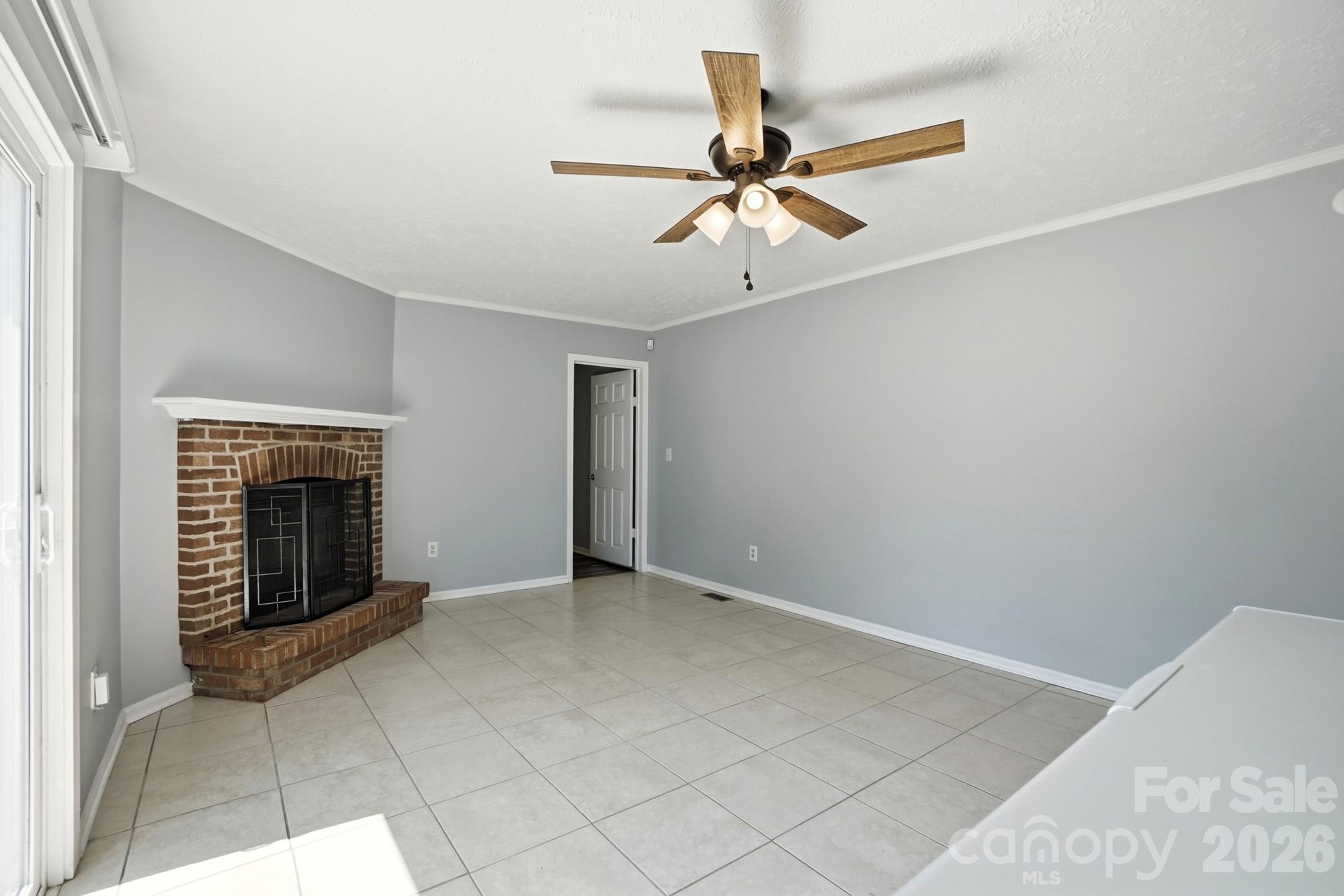 288 Farris Road — Clover