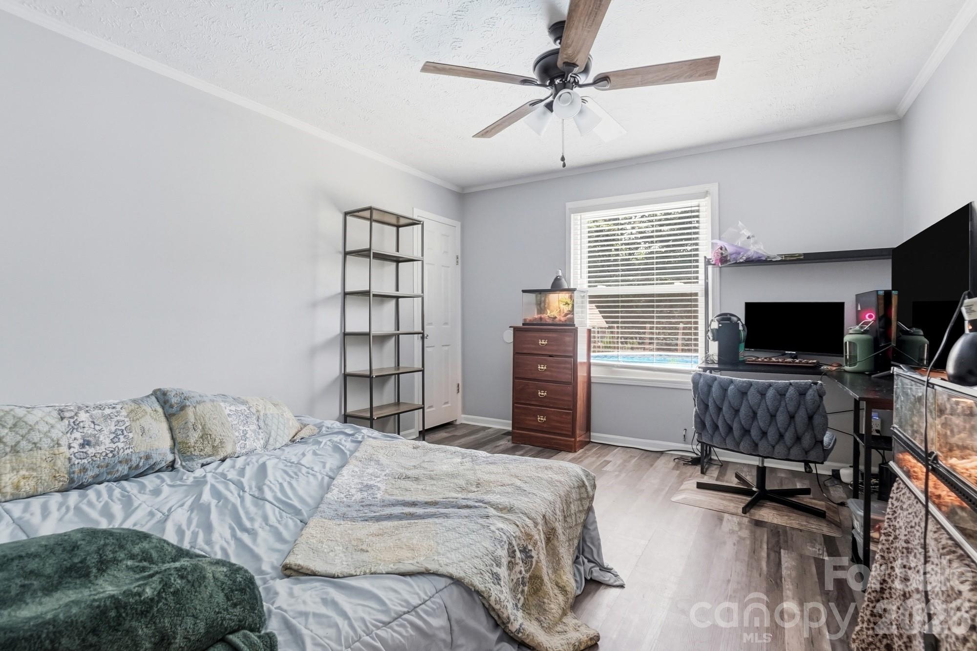 288 Farris Road — Clover