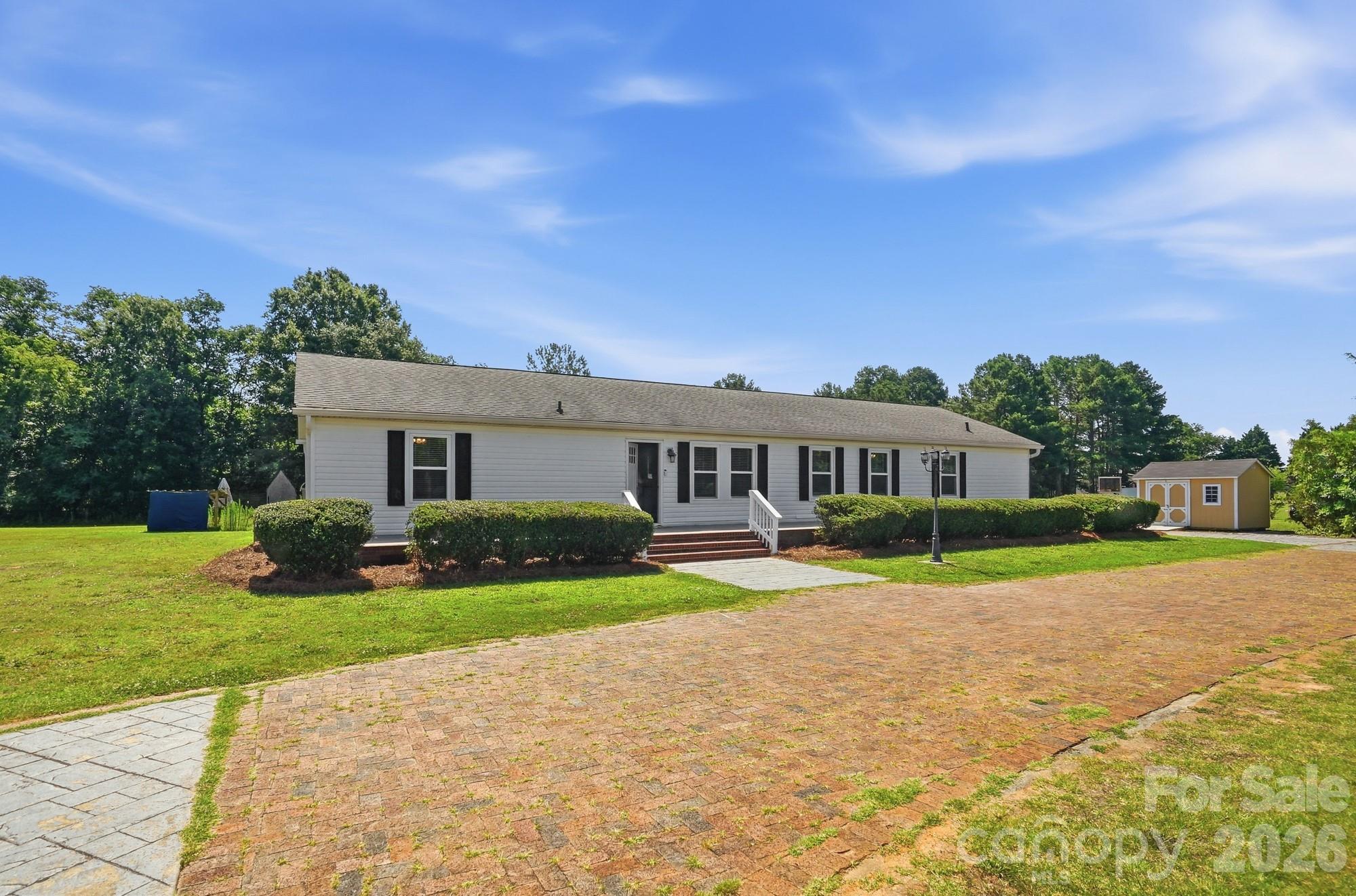 288 Farris Road — Clover