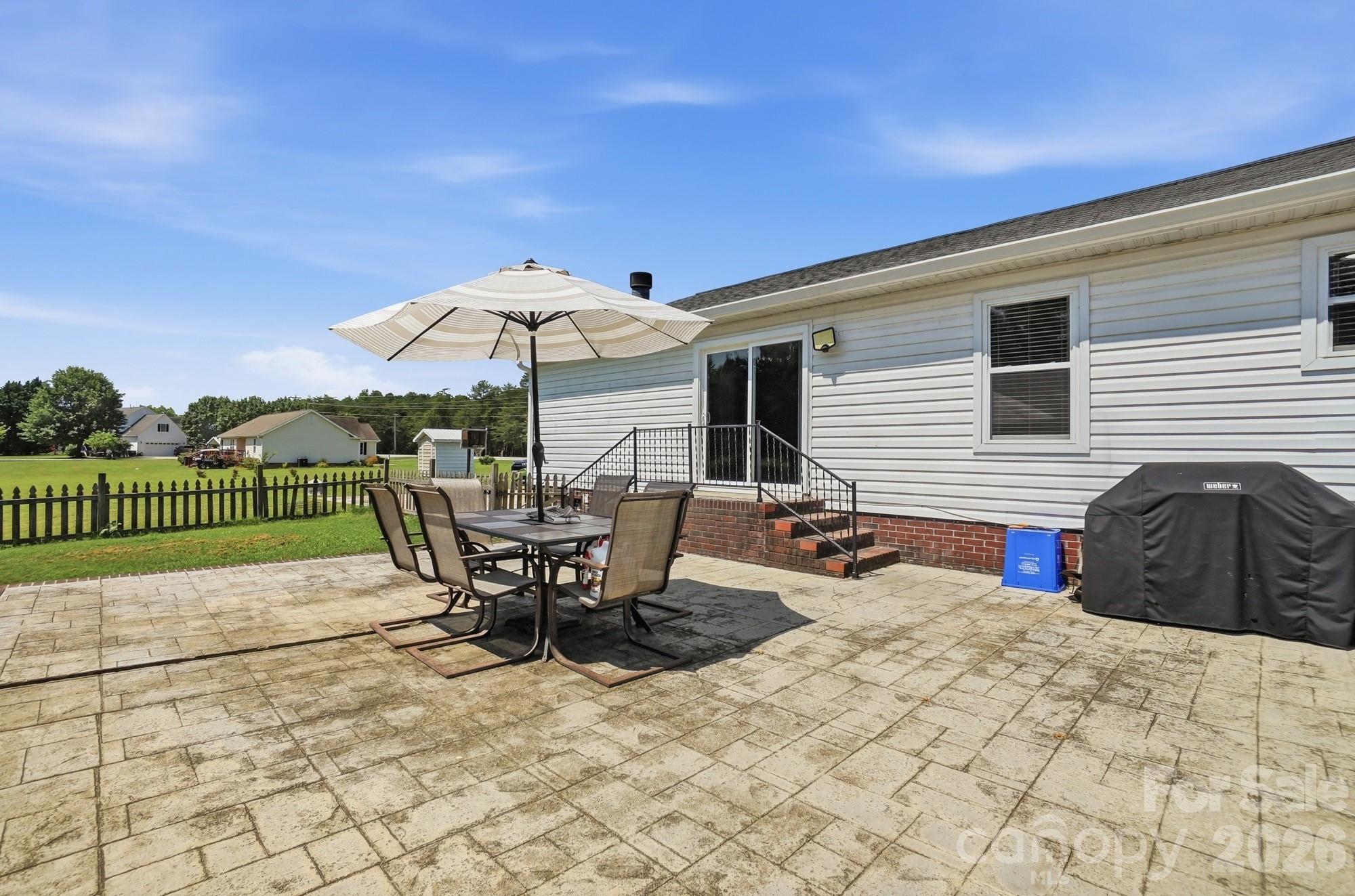 288 Farris Road — Clover