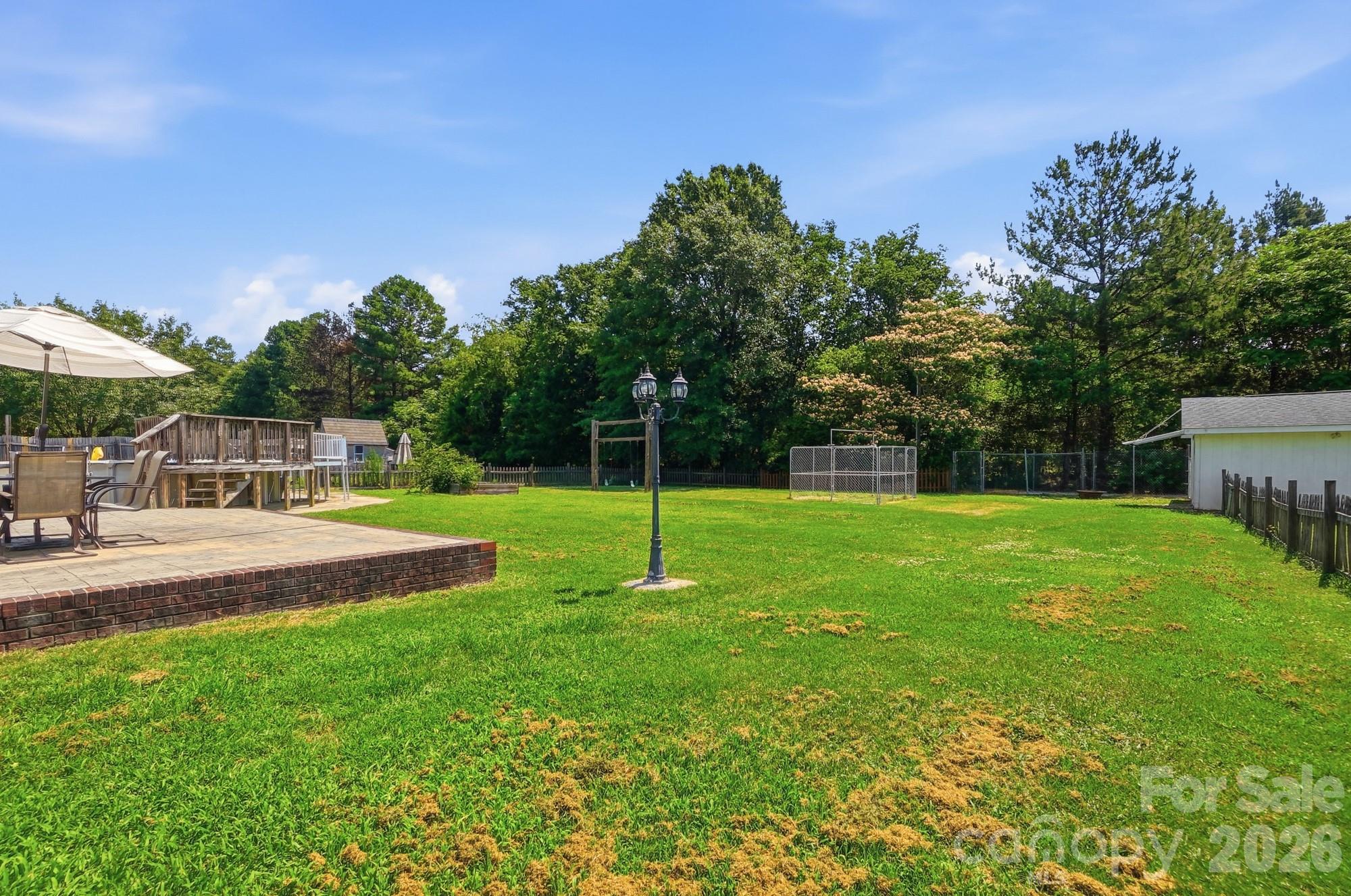 288 Farris Road — Clover
