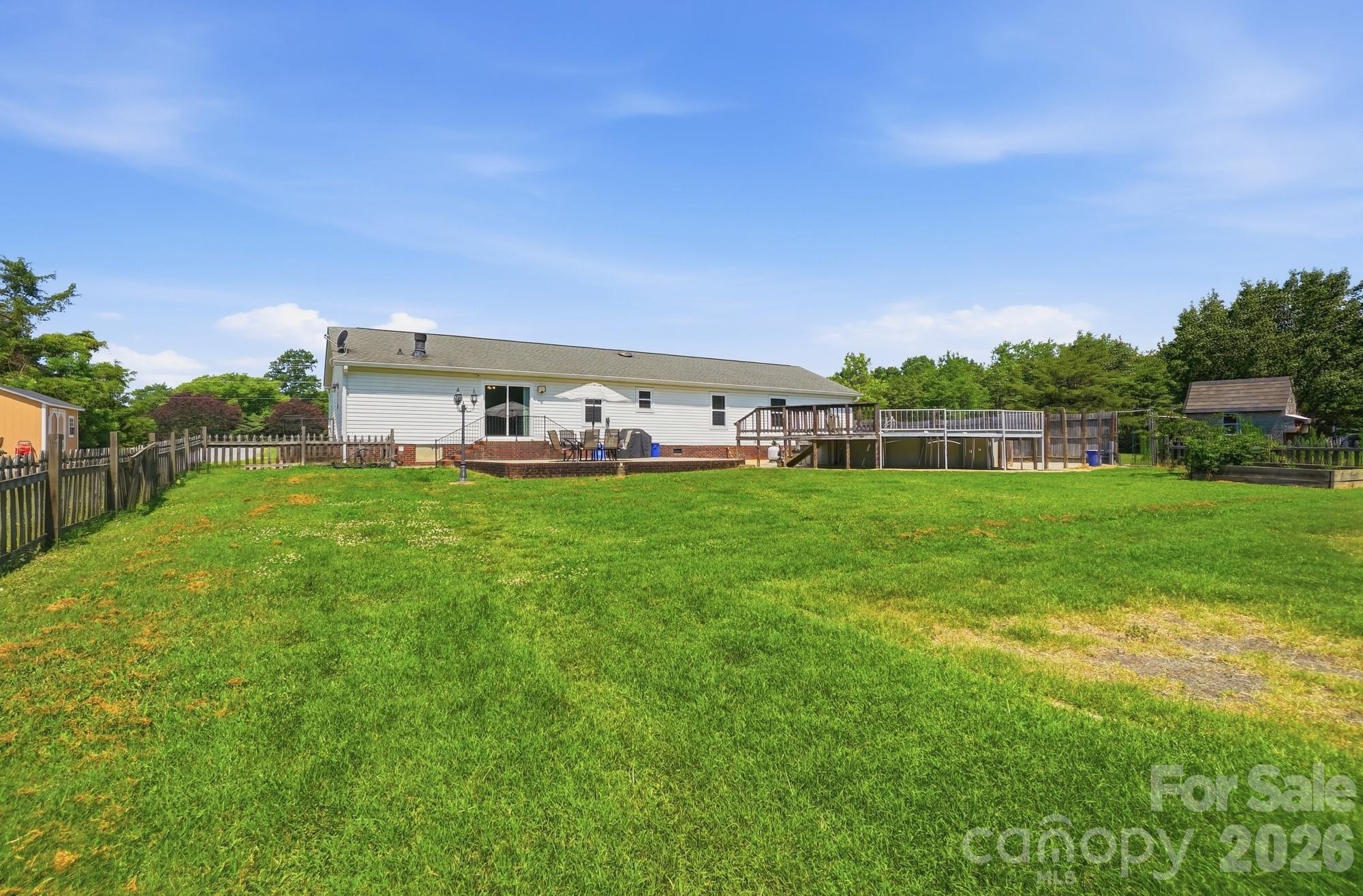 288 Farris Road — Clover