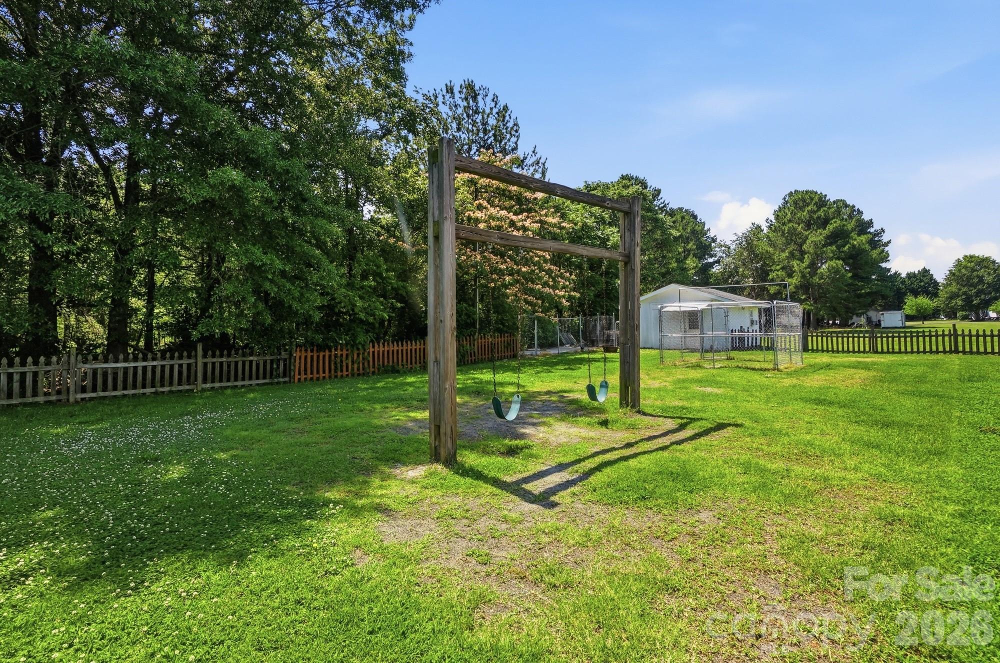 288 Farris Road — Clover