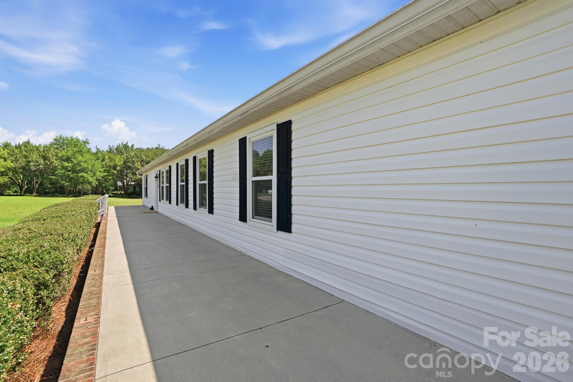 288 Farris Road — Clover