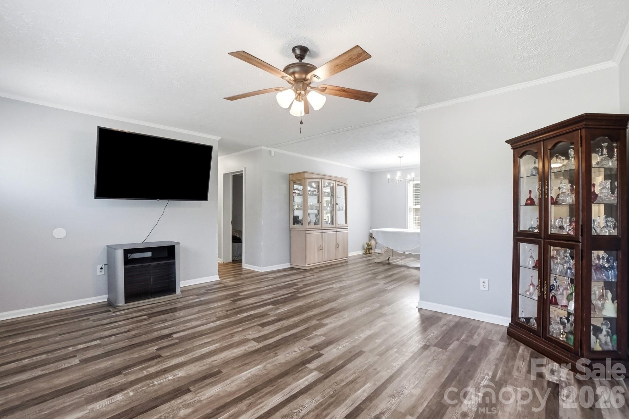 288 Farris Road — Clover
