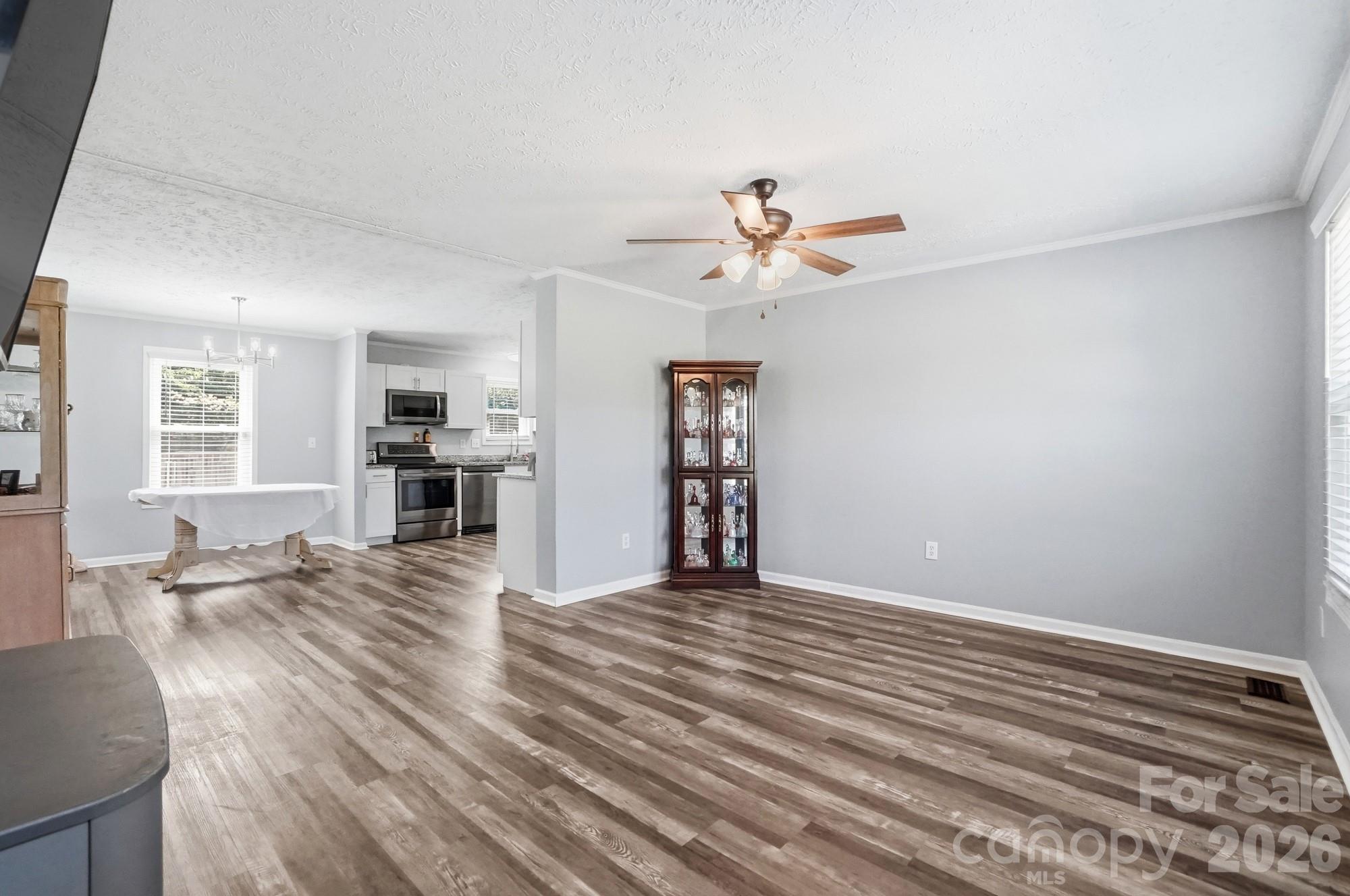 288 Farris Road — Clover