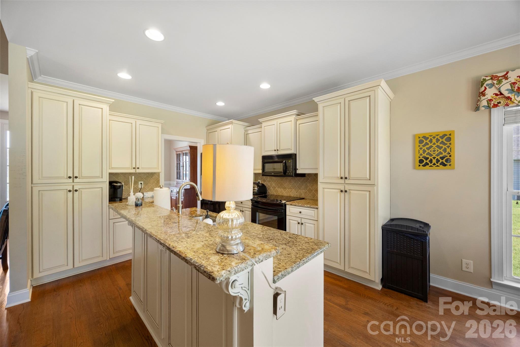 816 Springs Road — Dallas