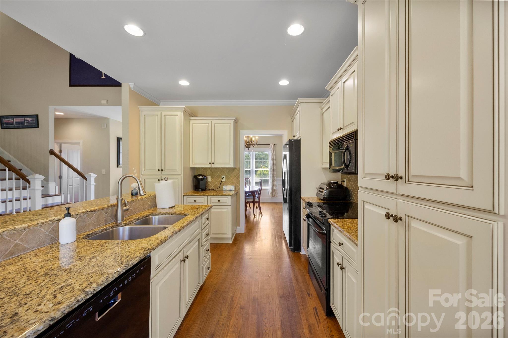 816 Springs Road — Dallas