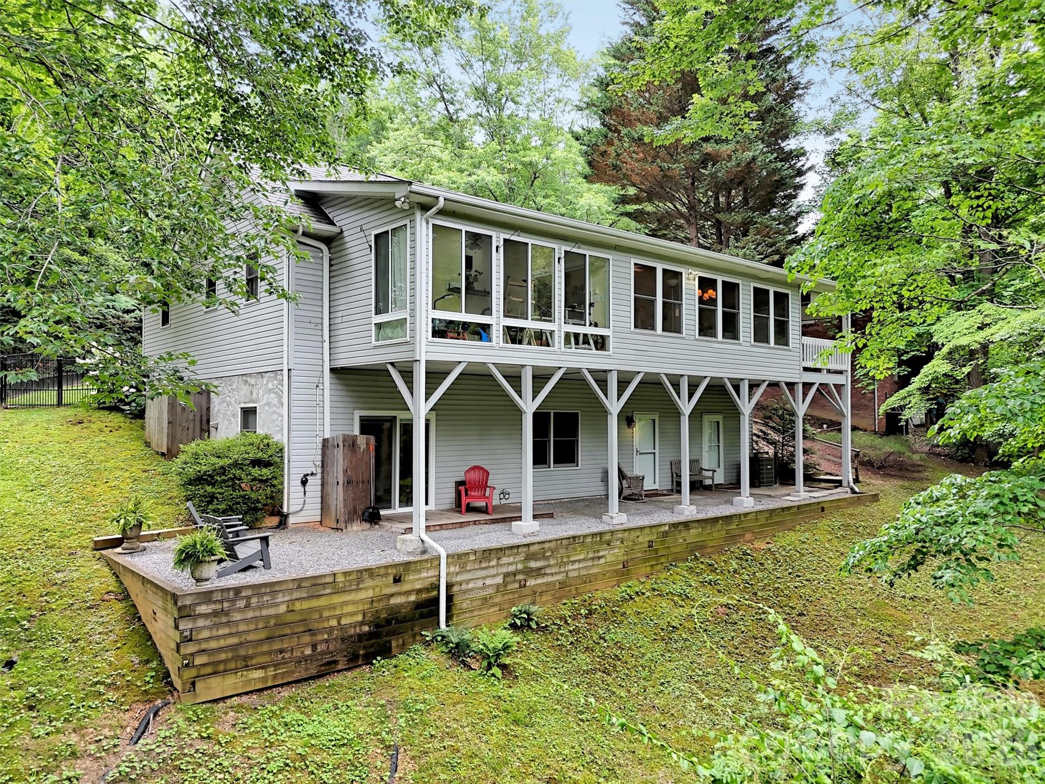 228 Crescent Drive — Lake Junaluska
