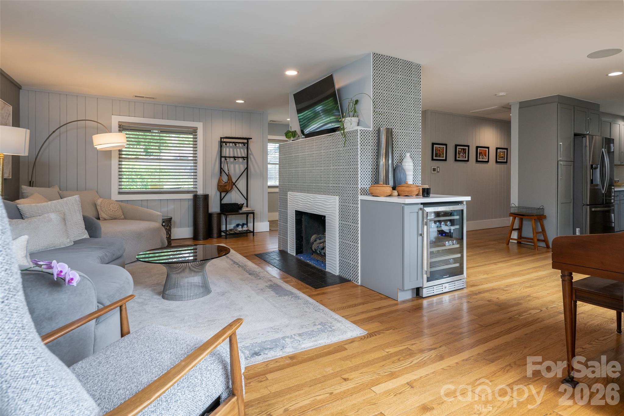 305 Lakewood Drive — Asheville