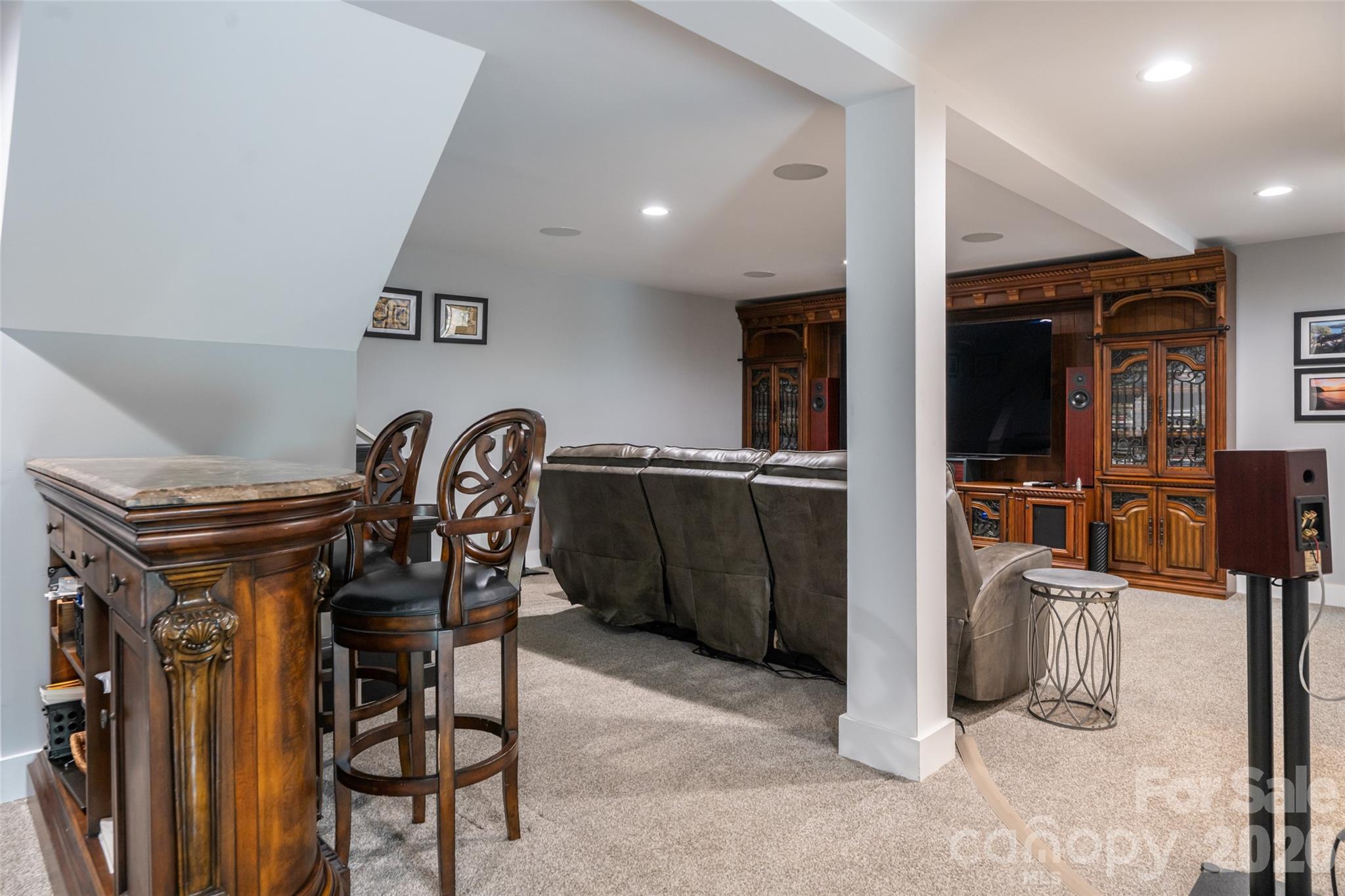305 Lakewood Drive — Asheville