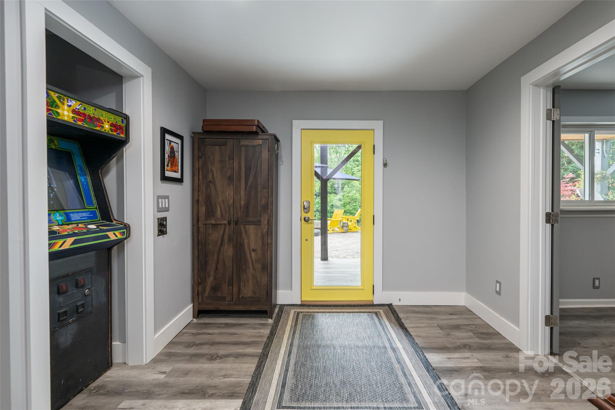 305 Lakewood Drive — Asheville