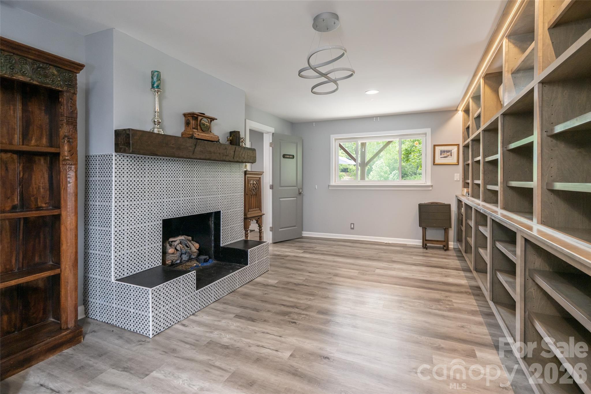 305 Lakewood Drive — Asheville