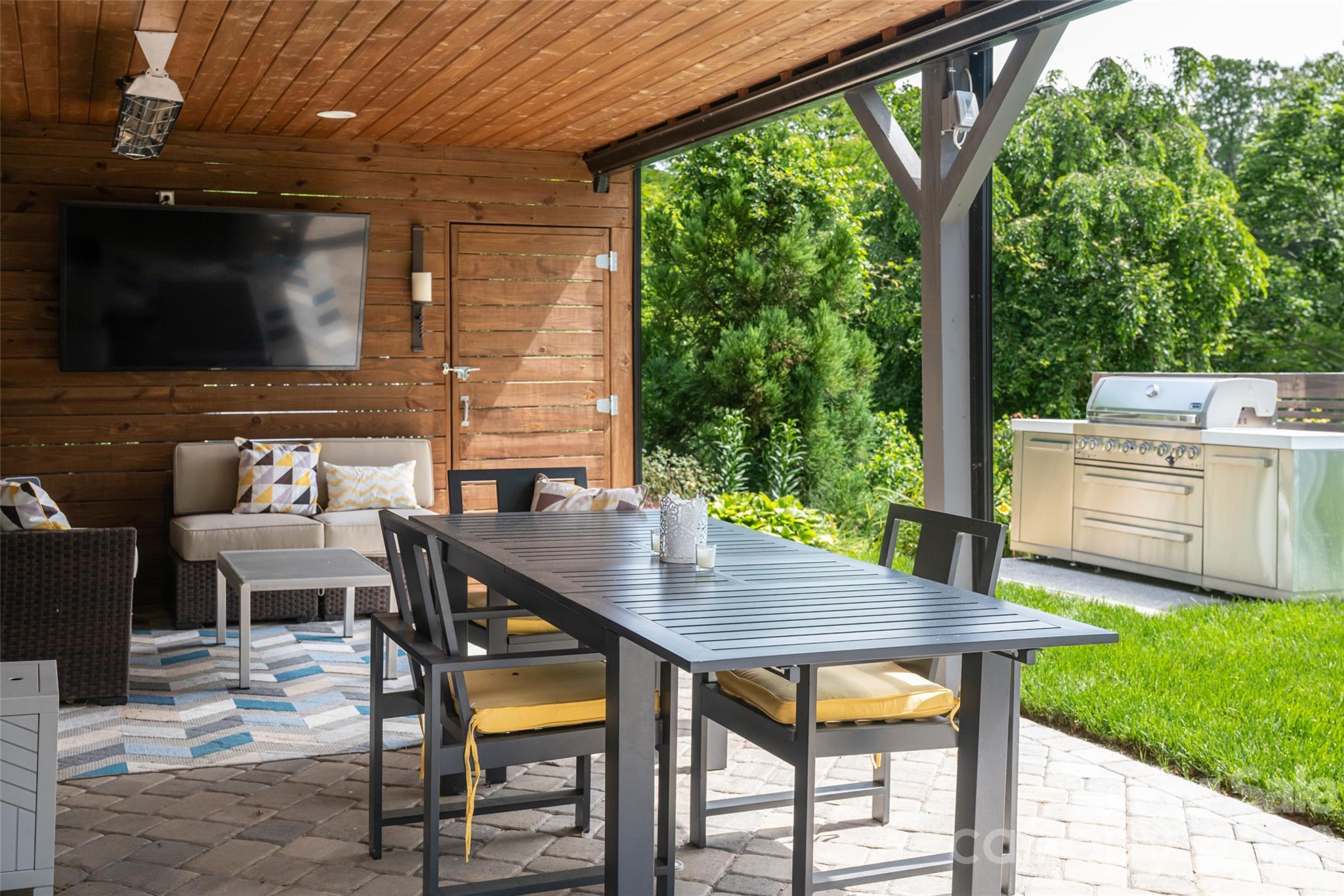 305 Lakewood Drive — Asheville