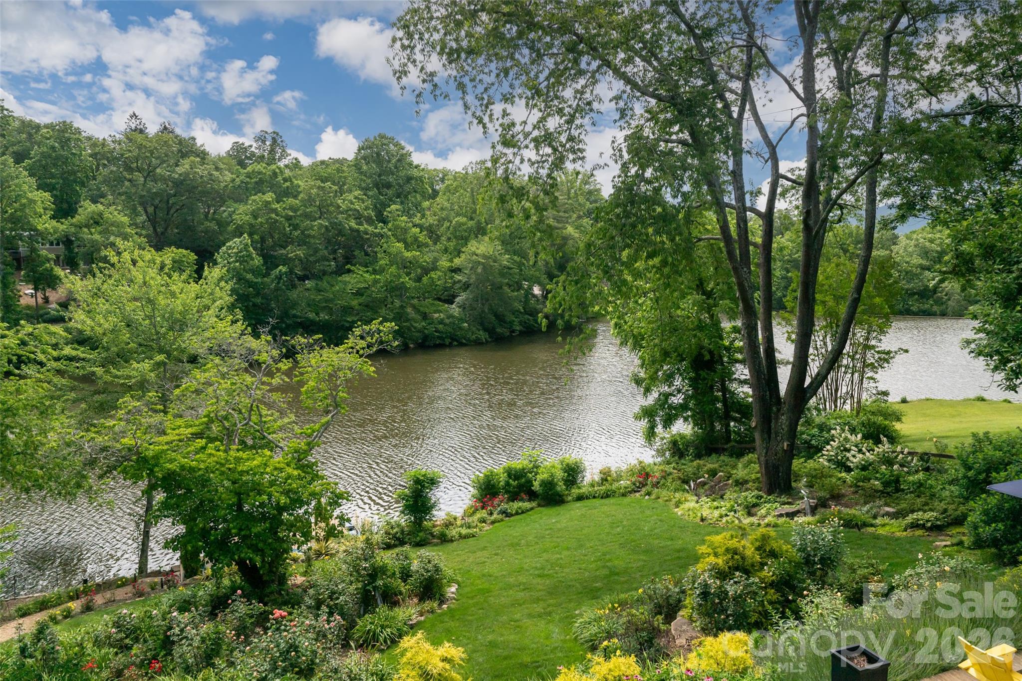 305 Lakewood Drive — Asheville