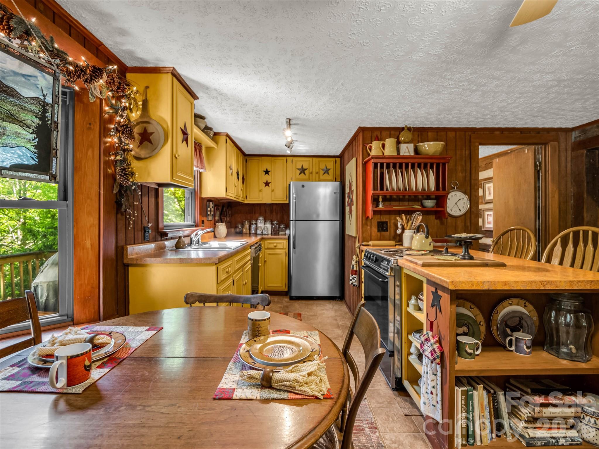 1208 Forest Lake Heights Drive — Nebo
