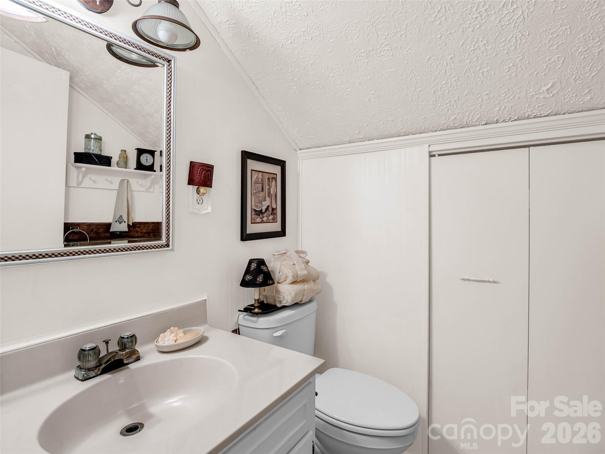 1208 Forest Lake Heights Drive — Nebo