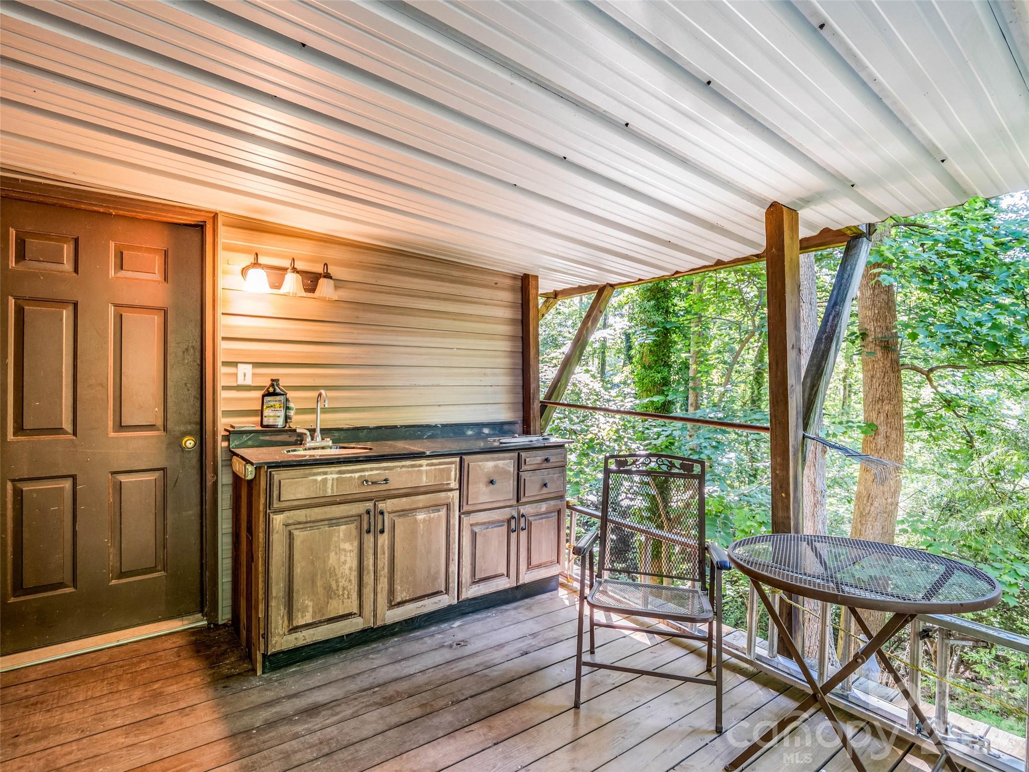 1208 Forest Lake Heights Drive — Nebo