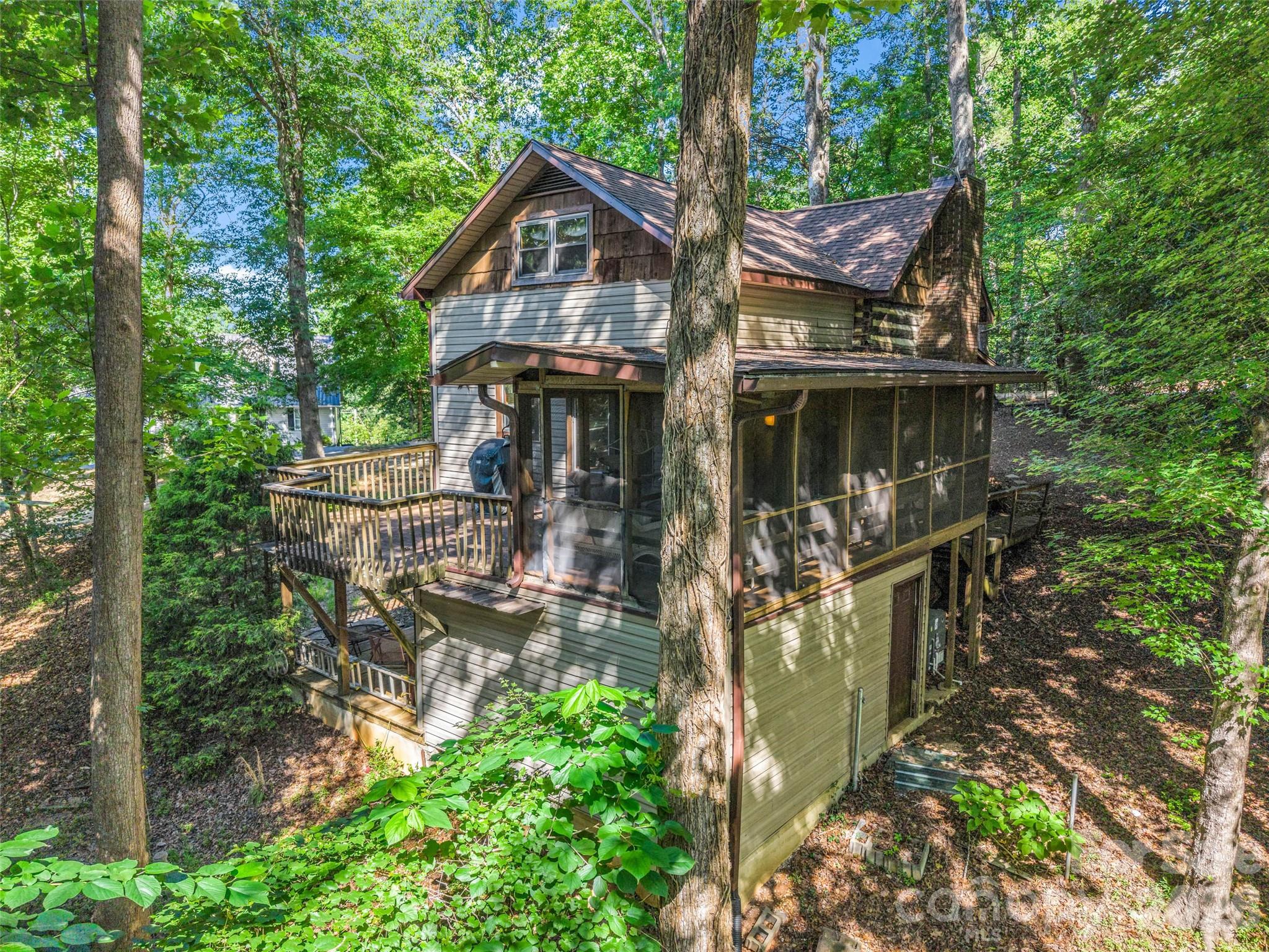 1208 Forest Lake Heights Drive — Nebo