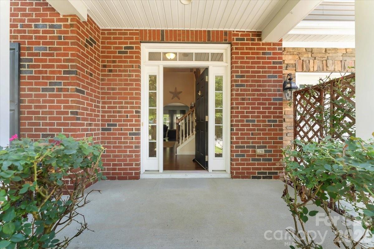 9718 Loughlin Lane — Charlotte
